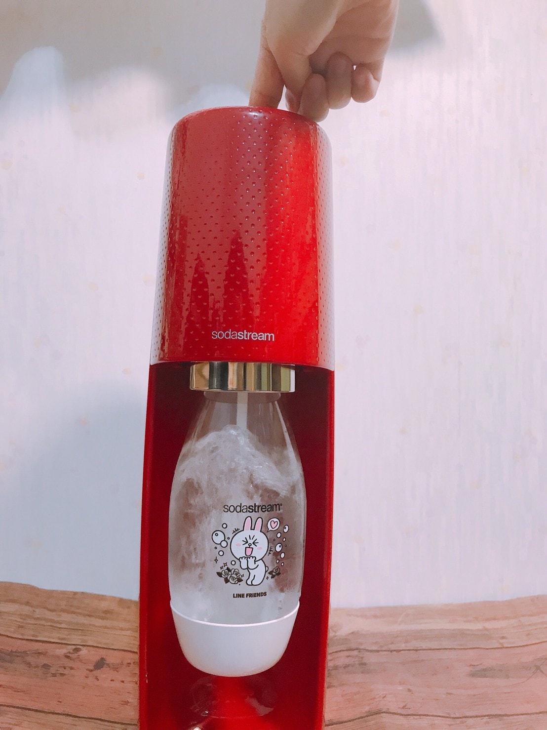 Sodastream氣泡水機༺輕鬆製作沁涼飲料讓你多喝水 Sodastream氣泡水機༺輕鬆製作沁涼飲料讓你多喝水