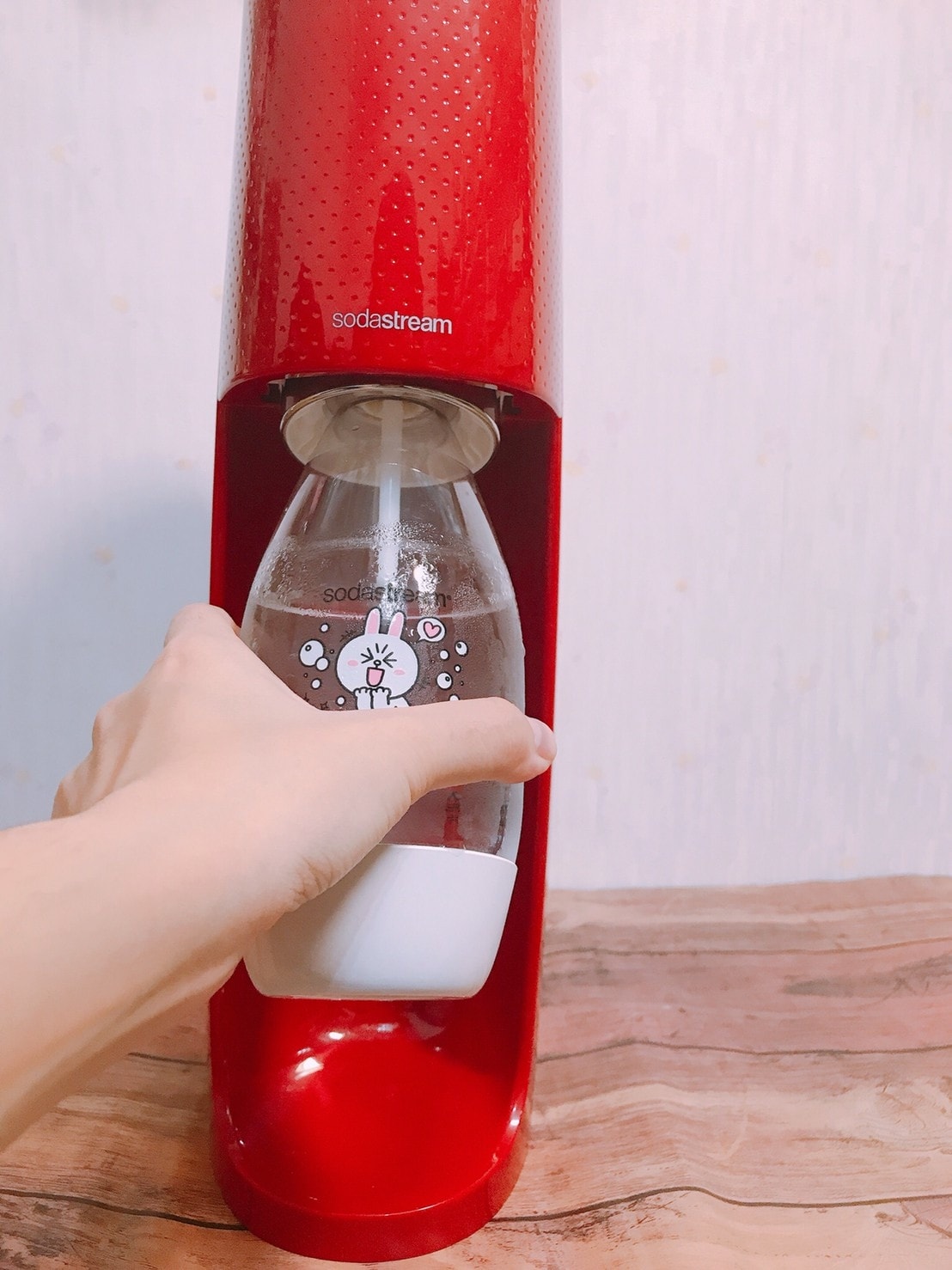 Sodastream氣泡水機༺輕鬆製作沁涼飲料讓你多喝水 Sodastream氣泡水機༺輕鬆製作沁涼飲料讓你多喝水