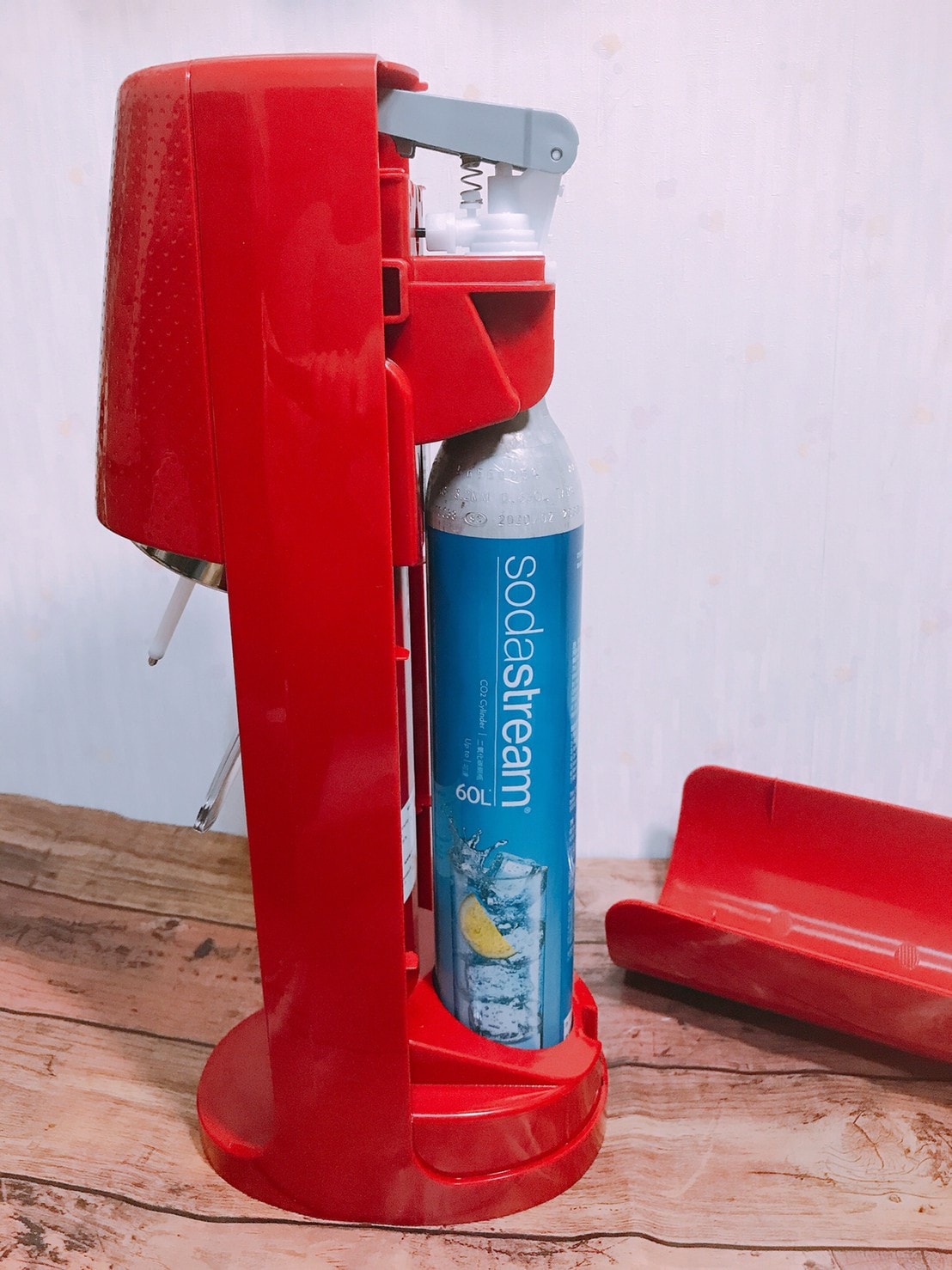 Sodastream氣泡水機༺輕鬆製作沁涼飲料讓你多喝水 Sodastream氣泡水機༺輕鬆製作沁涼飲料讓你多喝水