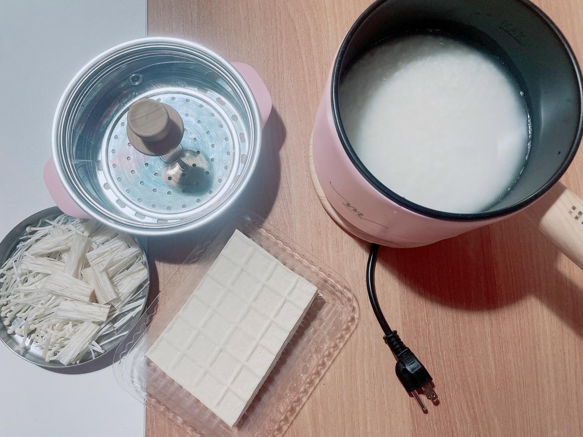 MOLIJIA 魔力家M17多功能不沾快煮小電鍋/電子鍋1. MOLIJIA 魔力家M17多功能不沾快煮小電鍋/電子鍋1.