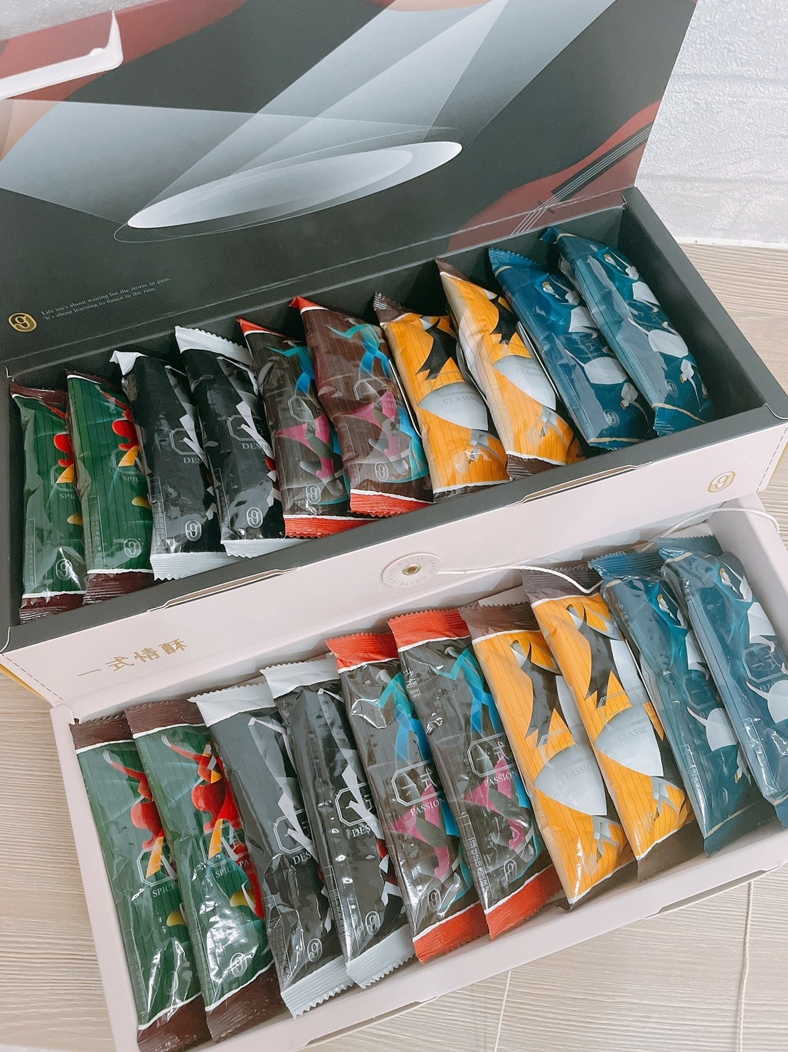 ༩ 食記 ཾ谷溜谷溜༺台中一式情酥蛋捲x台中團購宅備美食x