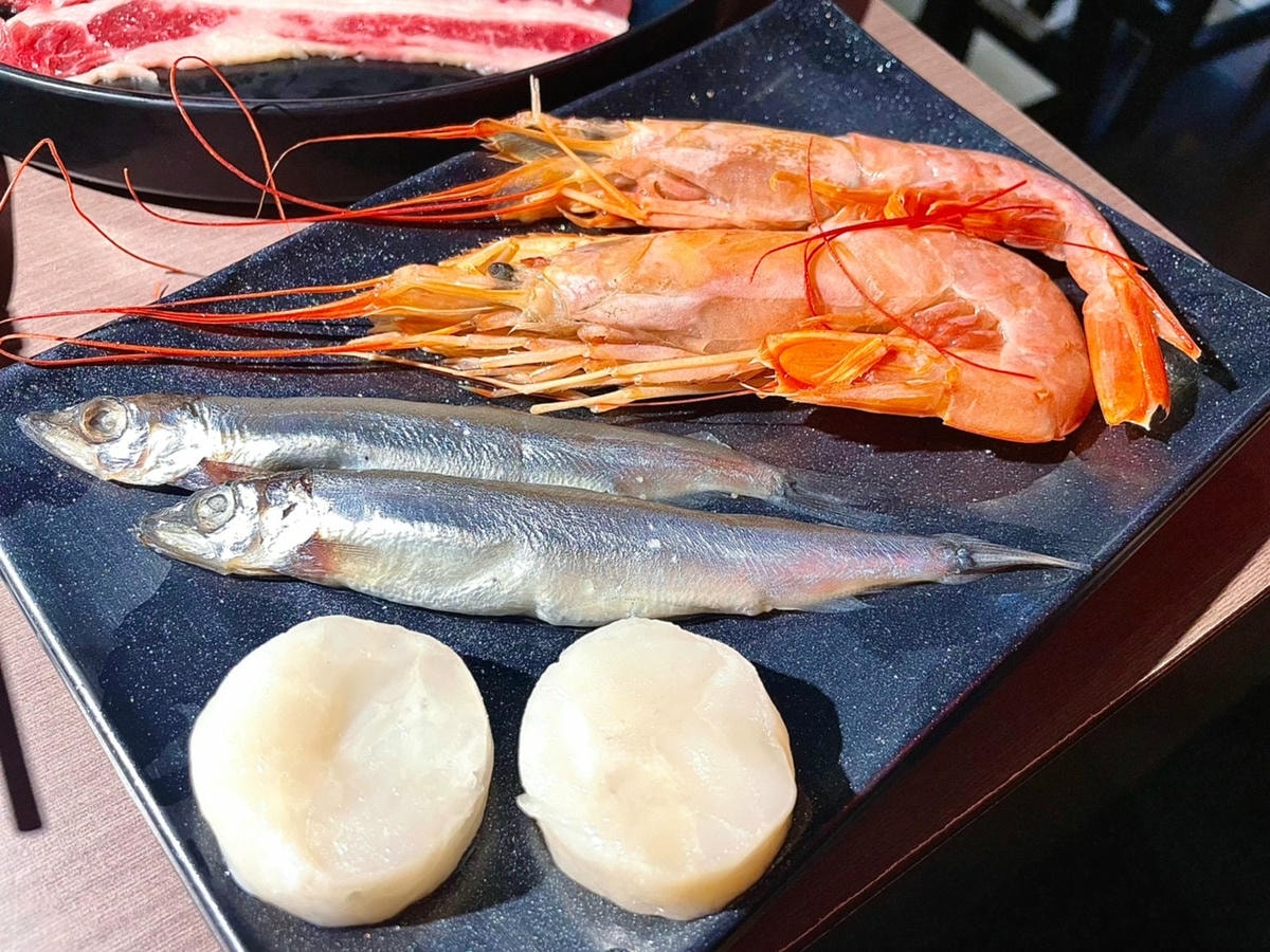 食記 ཾ名炙炭火燒肉༺新北三重頂級燒肉、海鮮燒烤吃到飽