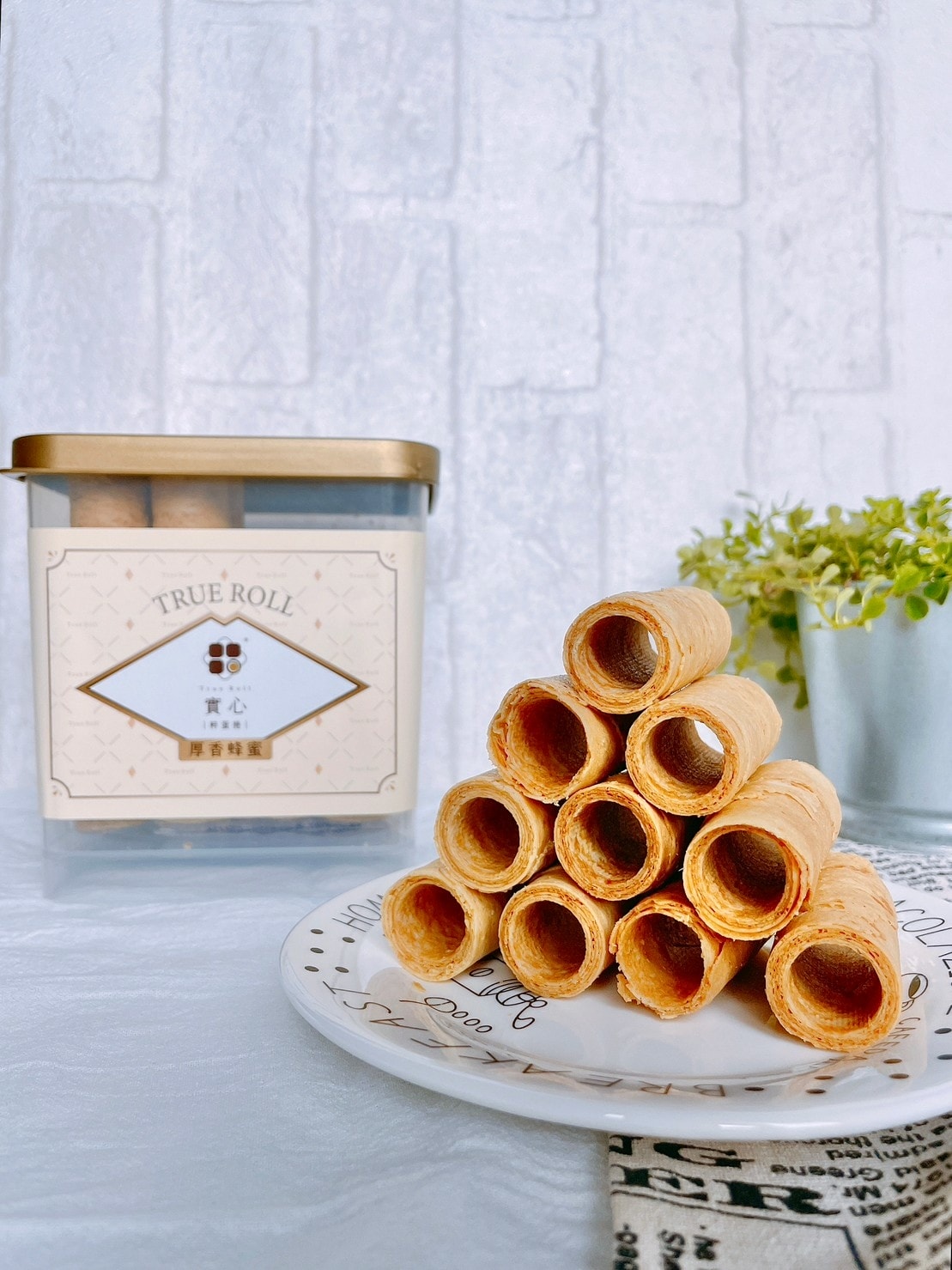 食記 ཾ實心蛋捲༺台中熱銷中秋、過年禮盒送禮推薦x香香雞聯名