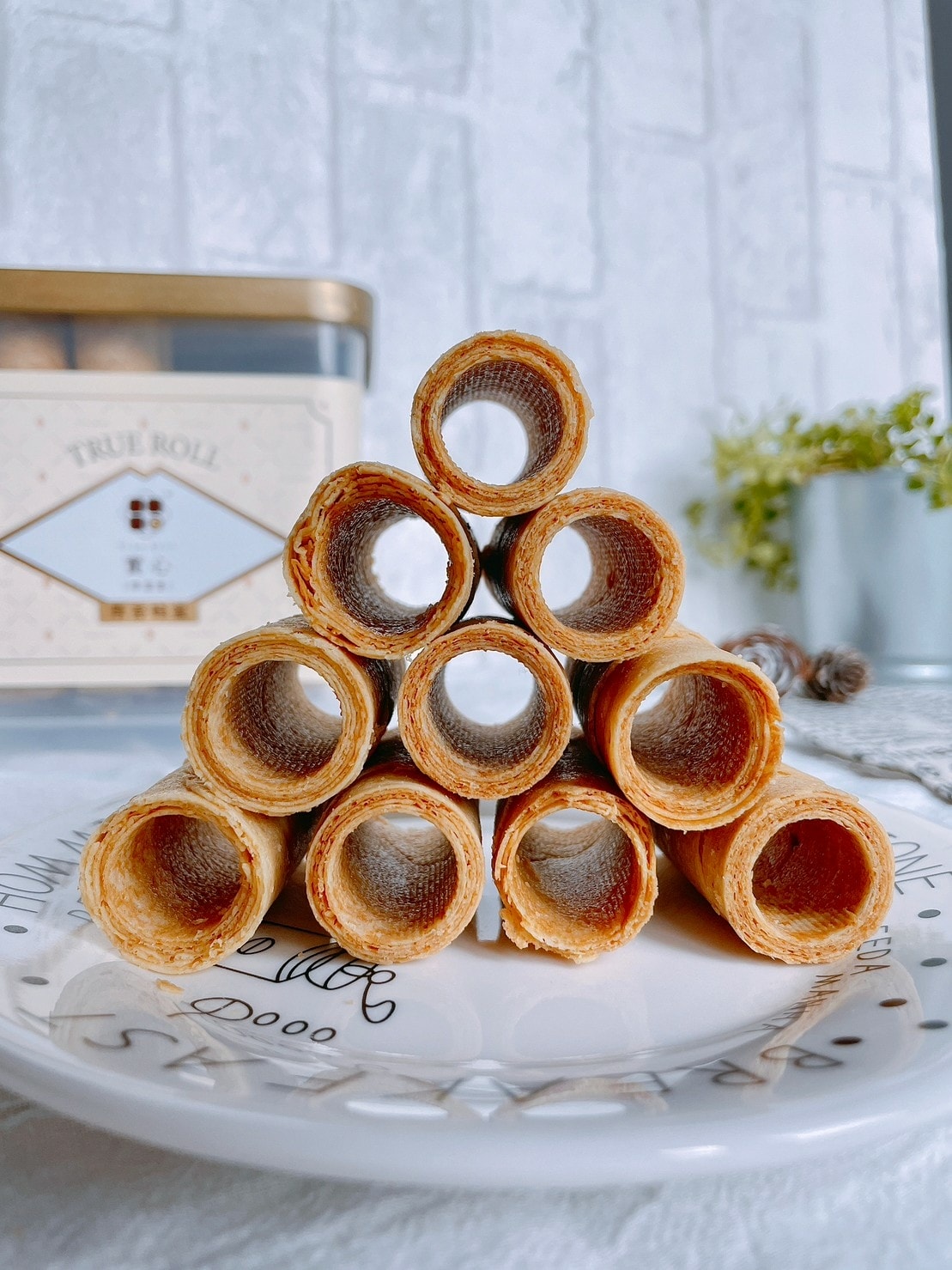 食記 ཾ實心蛋捲༺台中熱銷中秋、過年禮盒送禮推薦x香香雞聯名