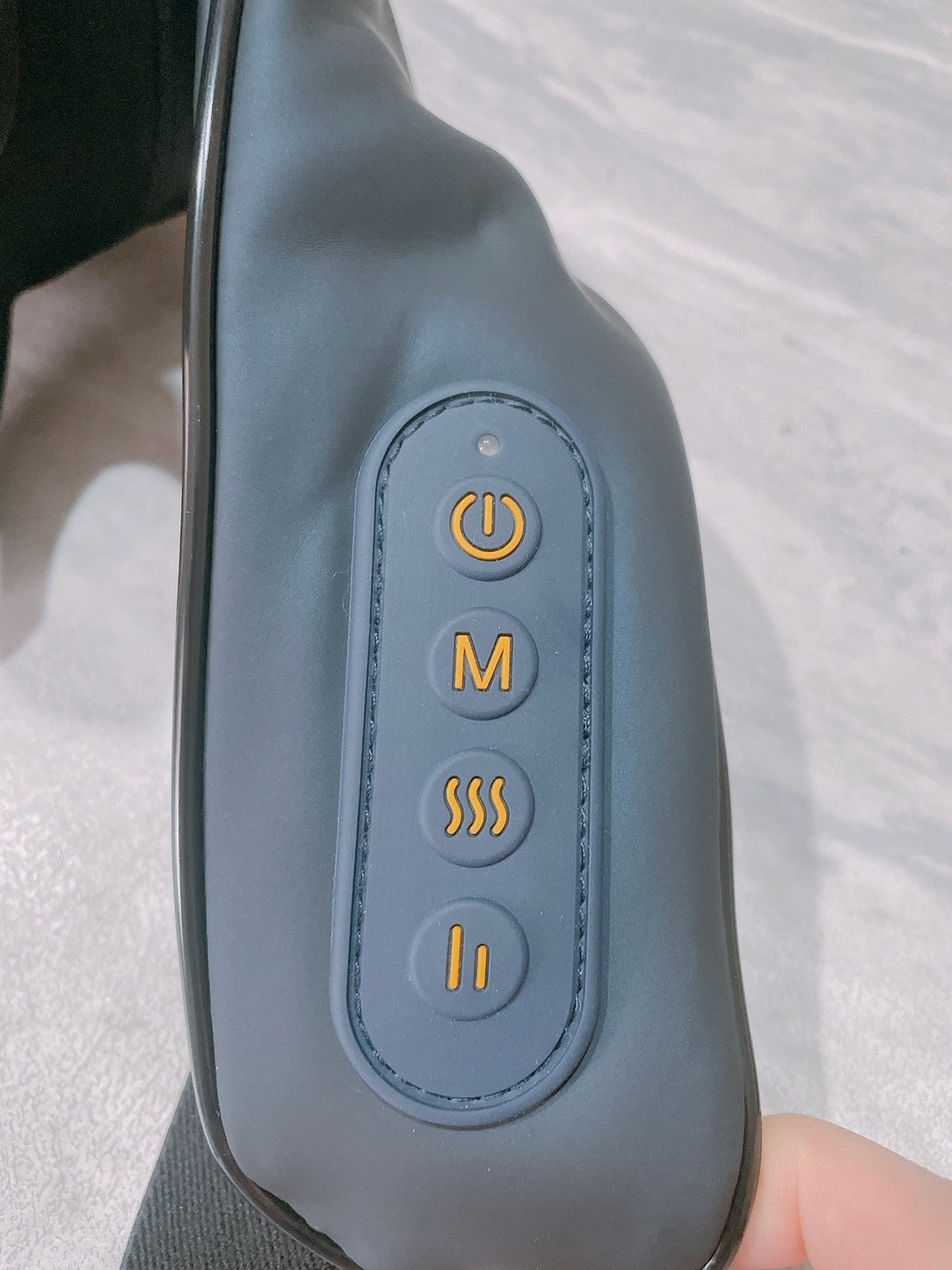 【MOLIJIA魔力家】M637無線免手持充電式肩頸按摩帶༺