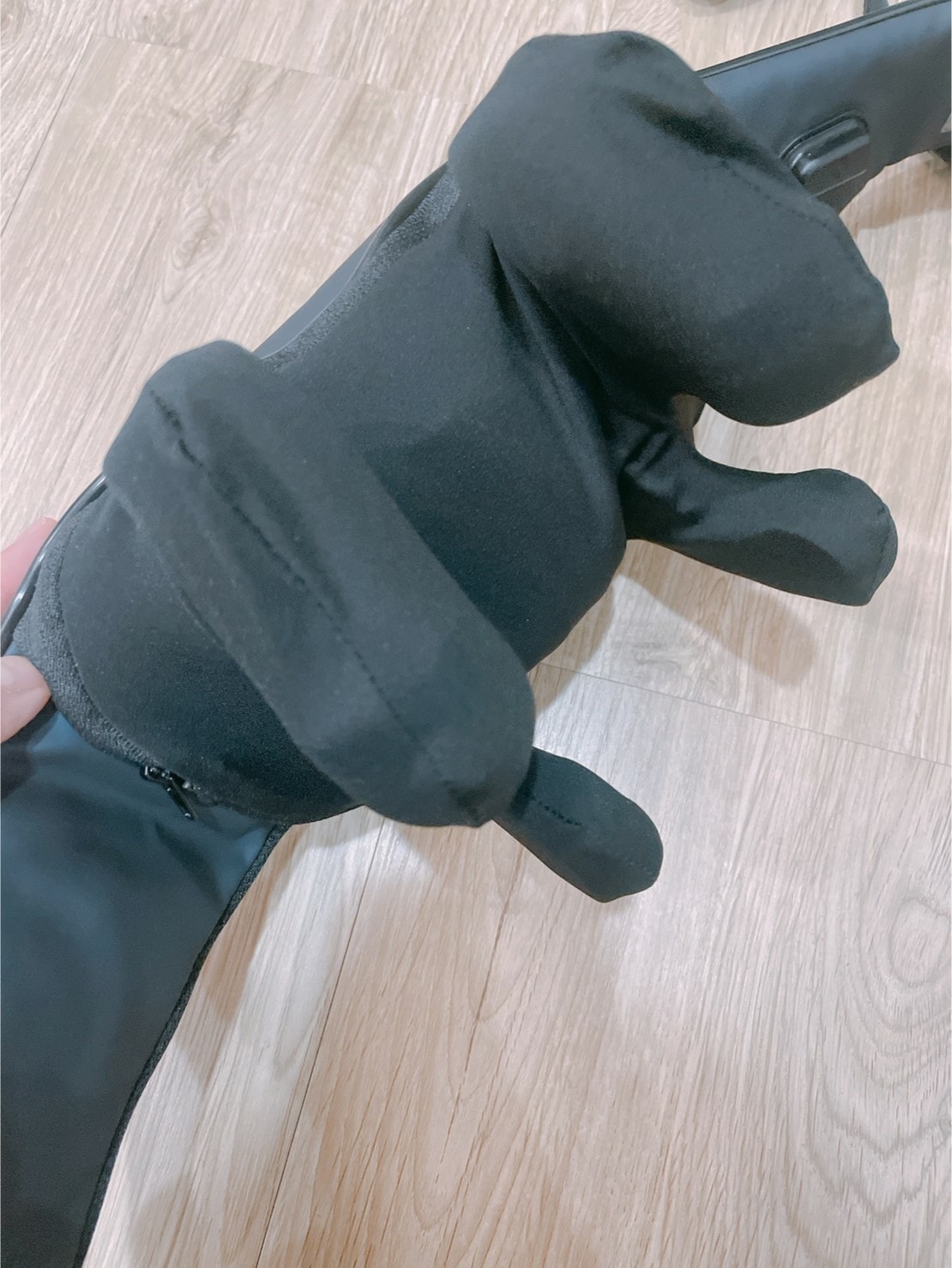 【MOLIJIA魔力家】M637無線免手持充電式肩頸按摩帶༺