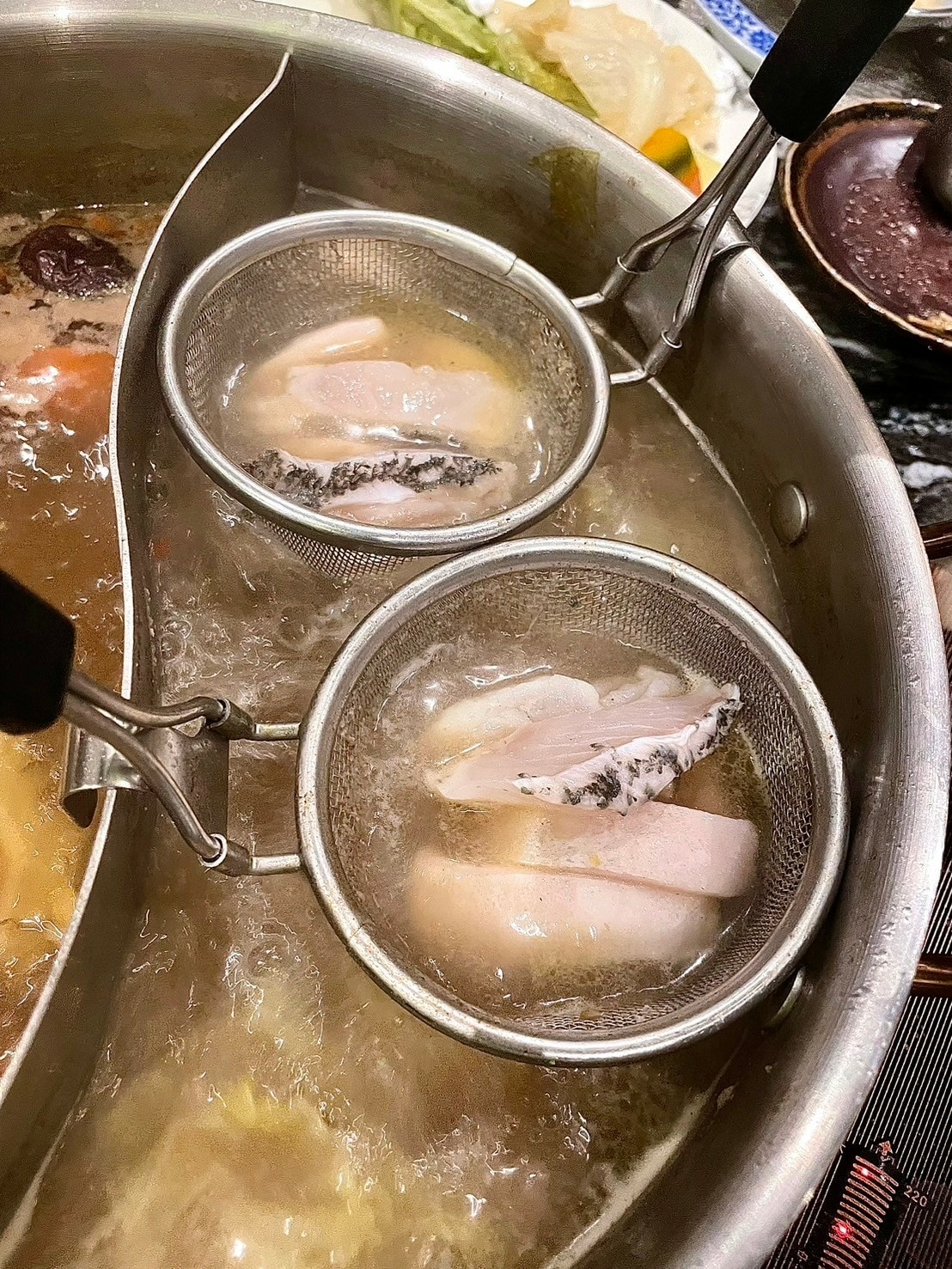 食記 ཾ二本松涮涮屋 全程專人桌邊服務火鍋名店x藝人推薦頂級