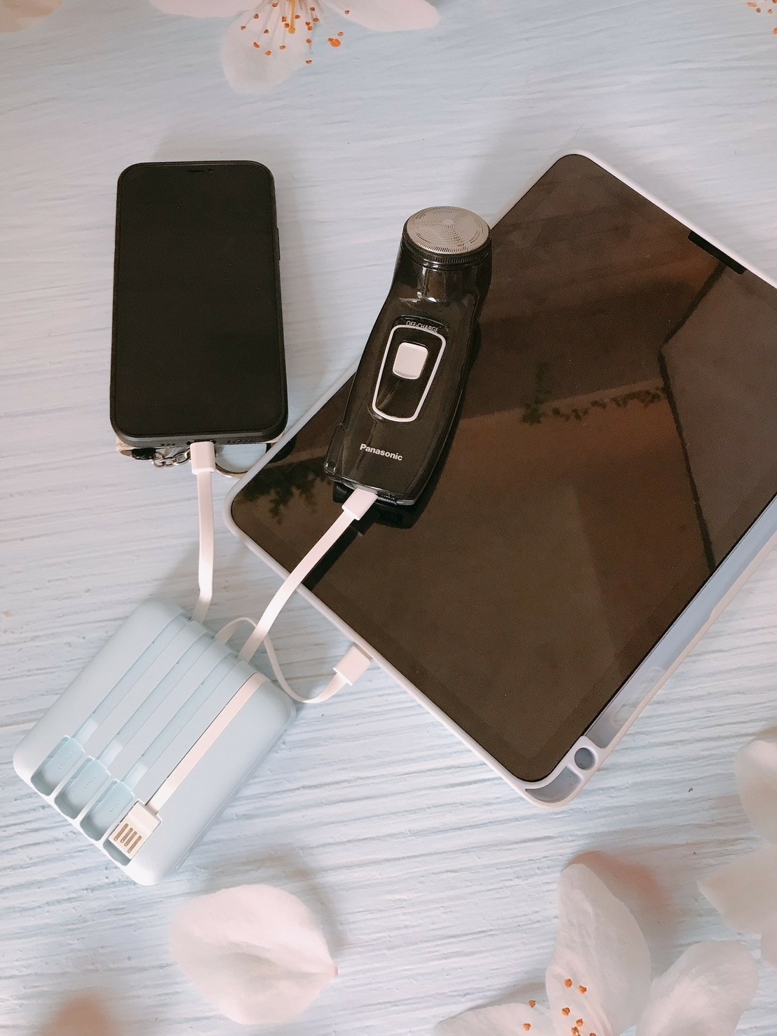 E-books B85 五合一LED免帶線行動電源x多功能照 E-books B85 五合一LED免帶線行動電源x多功能照