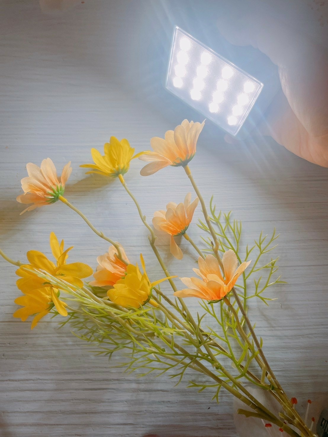 E-books B85 五合一LED免帶線行動電源x多功能照 E-books B85 五合一LED免帶線行動電源x多功能照