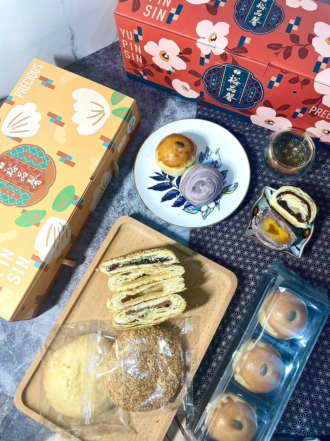 食記 ཾ裕品馨༺必吃爆漿流沙酥、帝王酥,雲朵小酥餅中秋禮盒宅