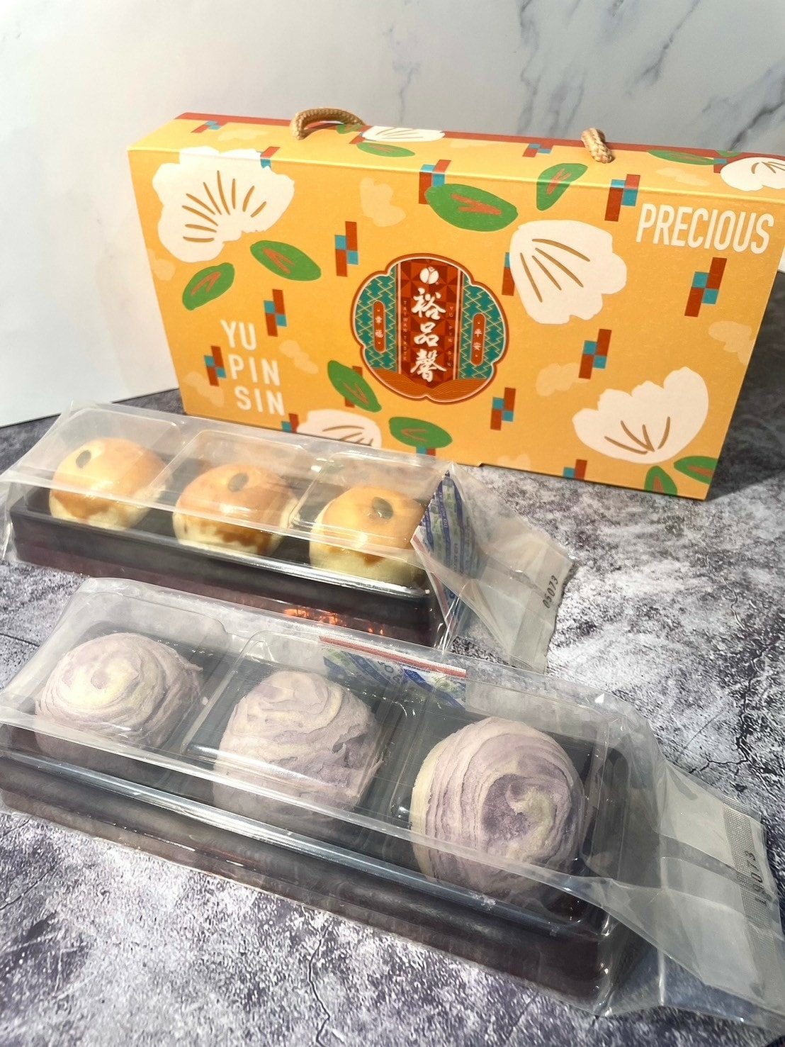 食記 ཾ裕品馨༺必吃爆漿流沙酥、帝王酥,雲朵小酥餅中秋禮盒宅