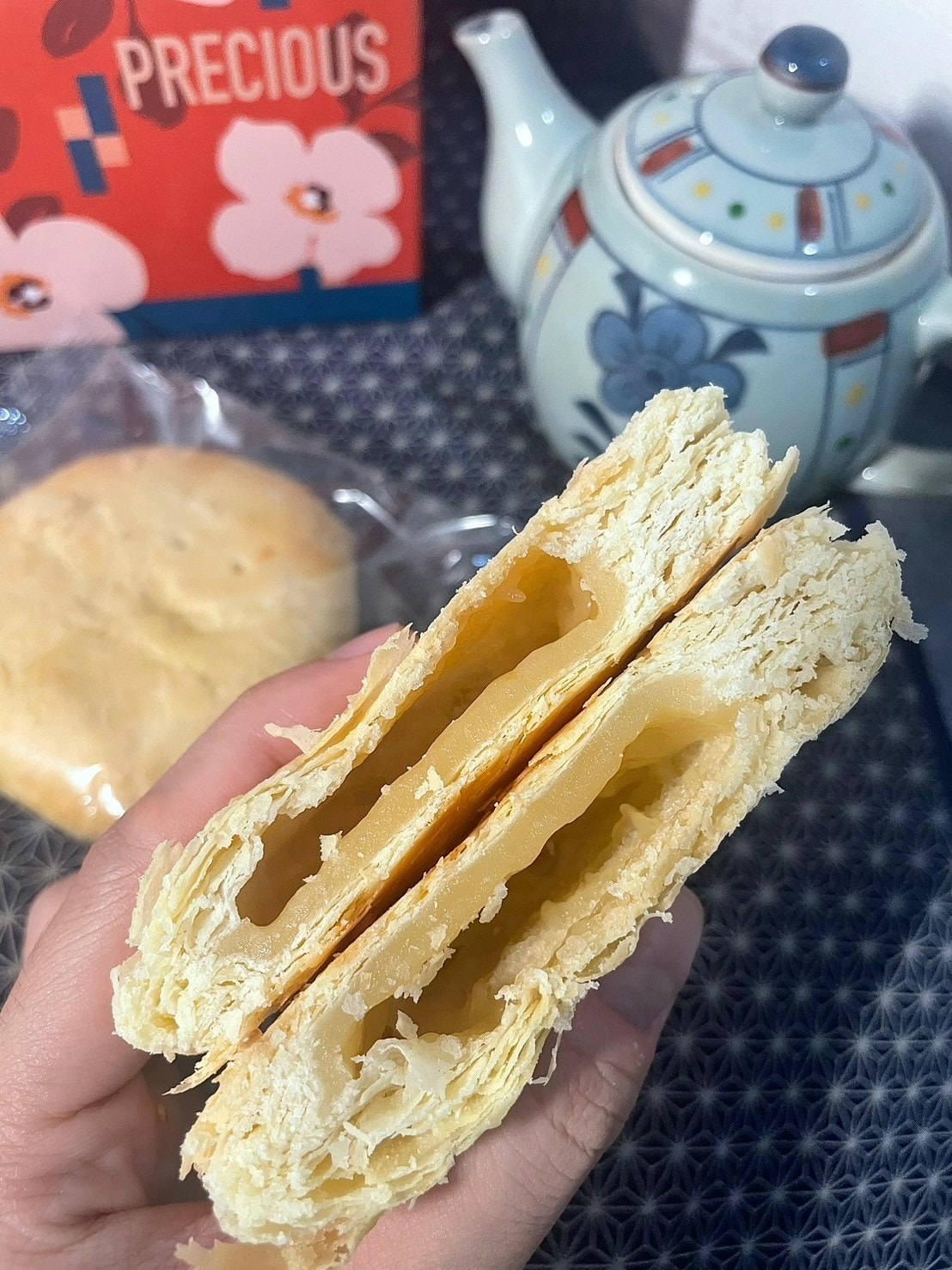 食記 ཾ裕品馨༺必吃爆漿流沙酥、帝王酥,雲朵小酥餅中秋禮盒宅