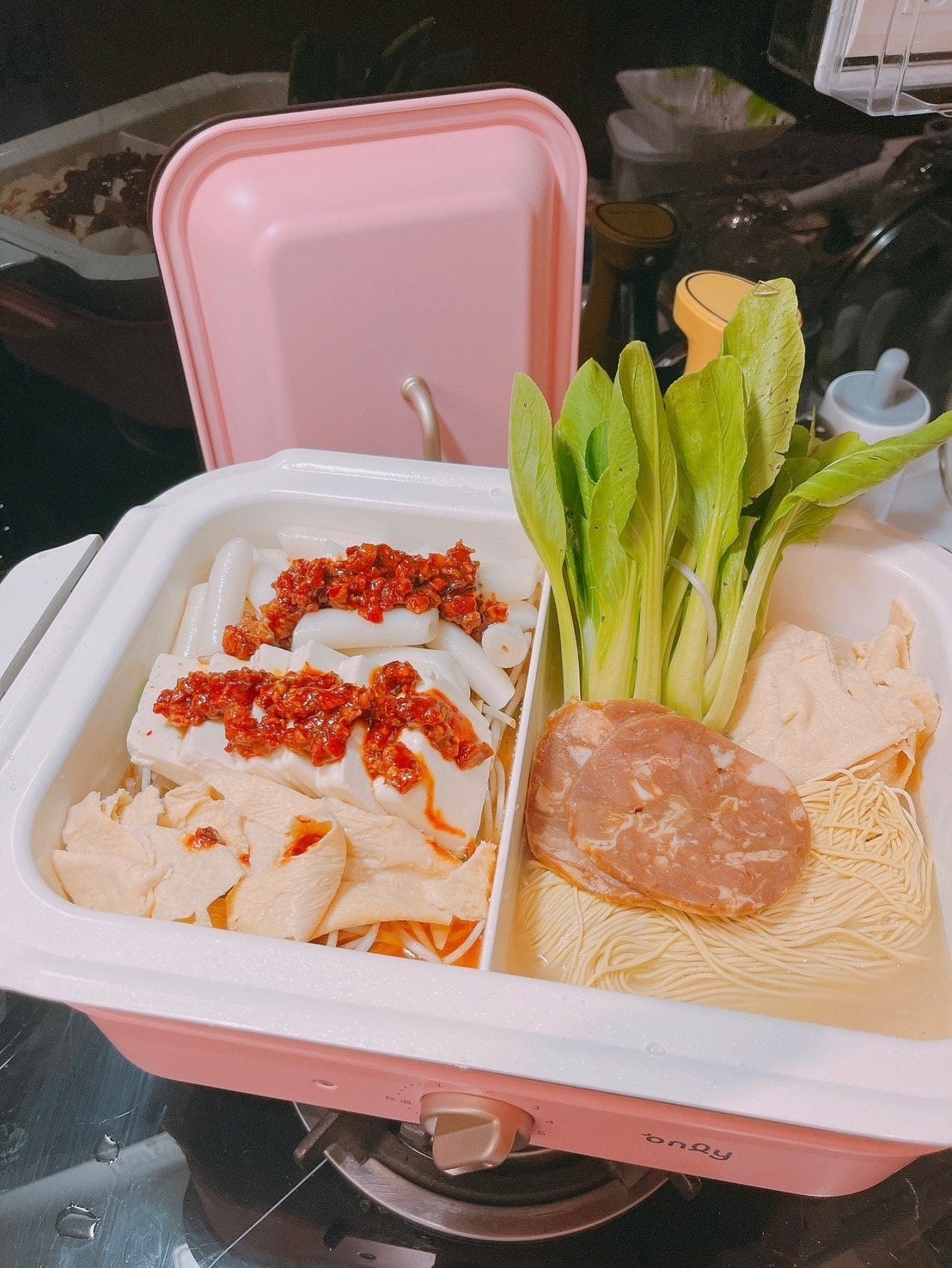 only 多功能不沾復古電烤盤赫本粉一盤多用x火鍋、煎烤、