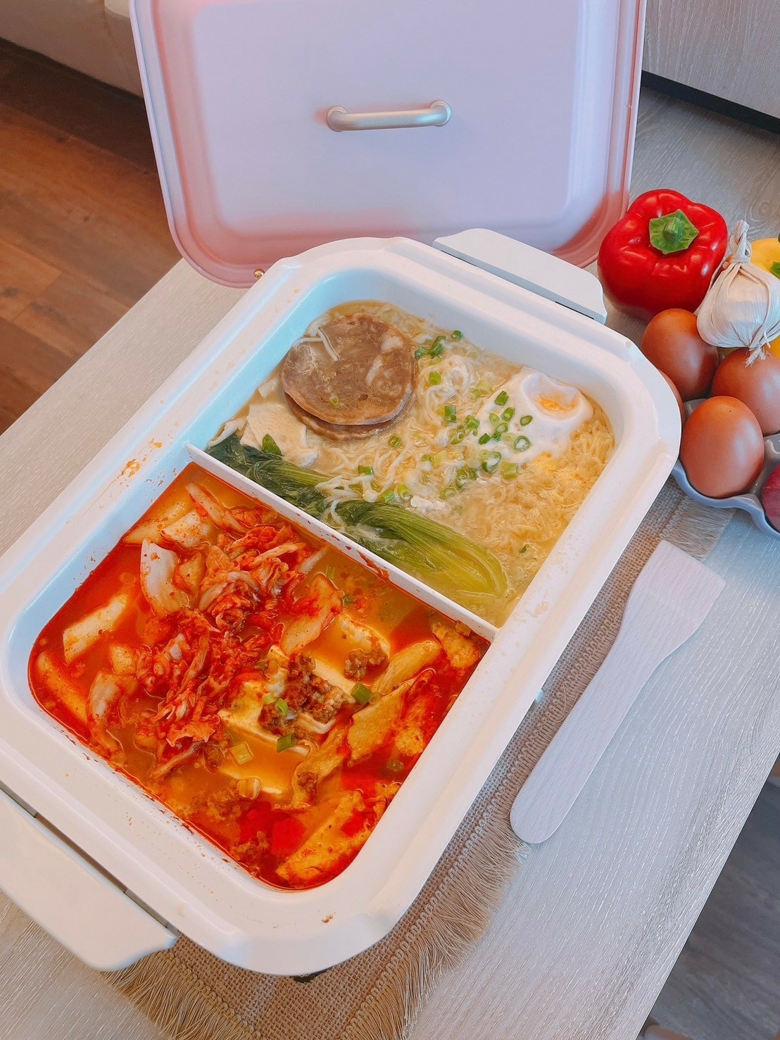 only 多功能不沾復古電烤盤赫本粉一盤多用x火鍋、煎烤、