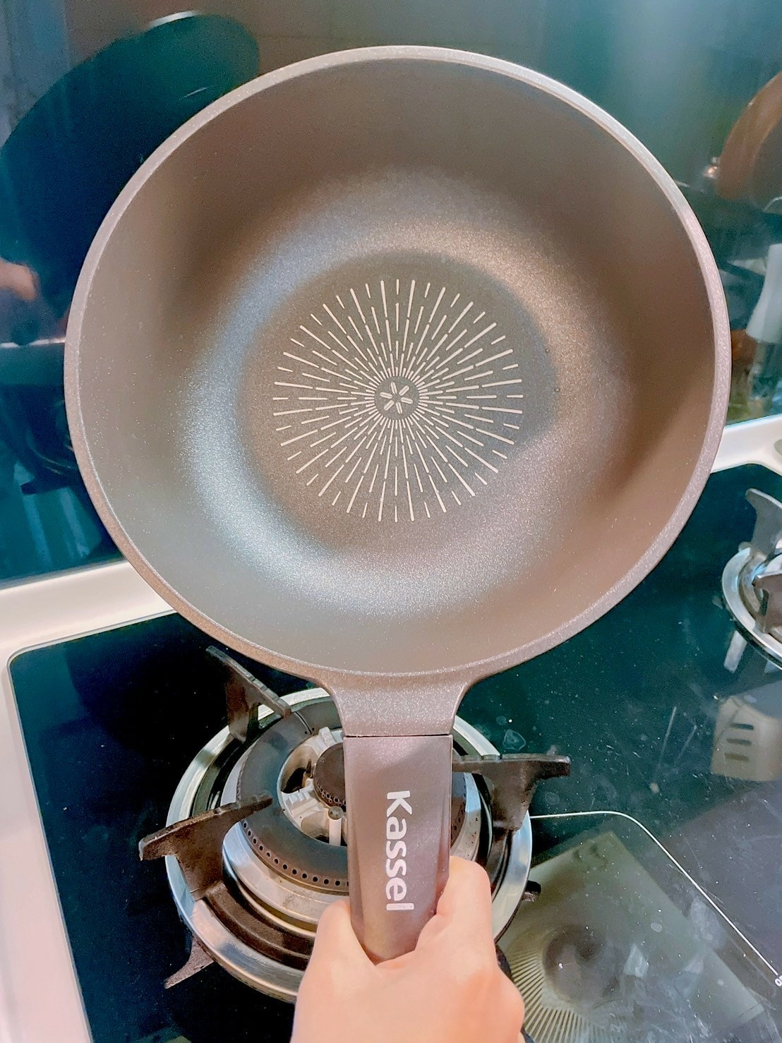 韓國Kassel 鑽石超導熱不沾輕炒鍋28cm(不沾鍋/不