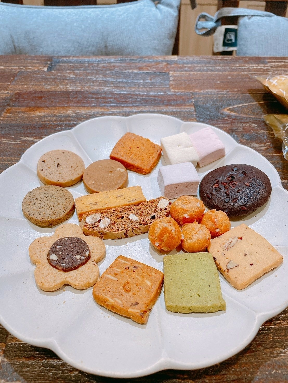 食記台中手工喜餅黑色棒棒糖 食記台中手工喜餅黑色棒棒糖