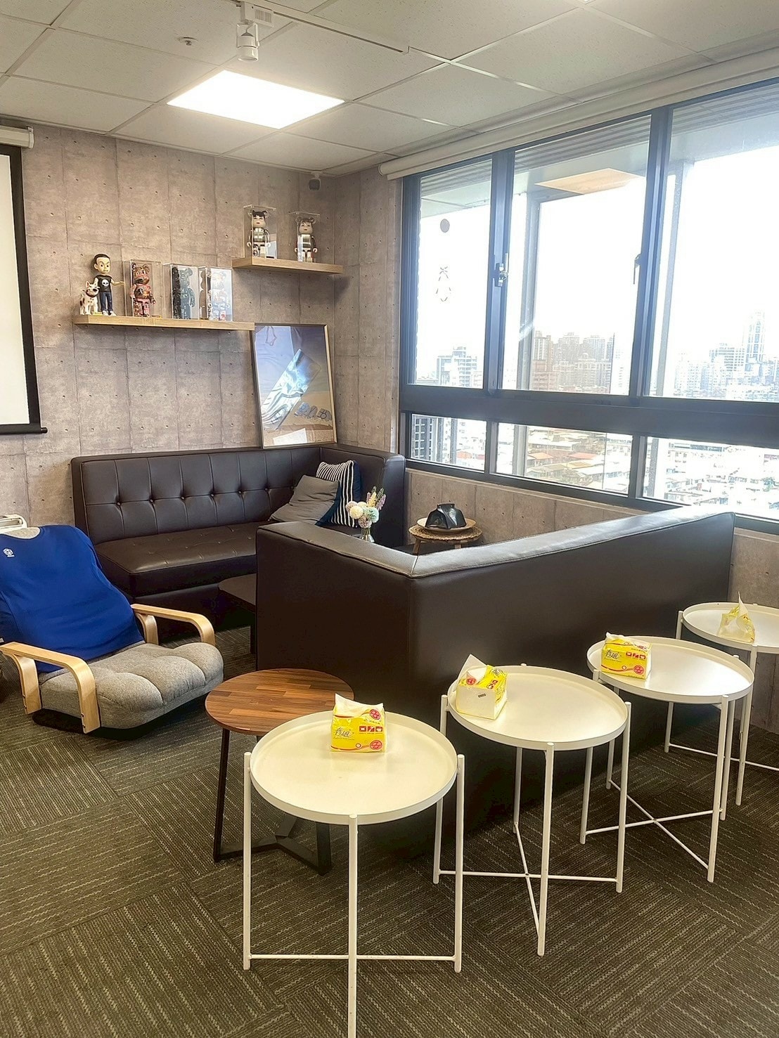 MUSE畫室中和全新開幕畫畫還可以喝調酒? 沒藝術細胞也