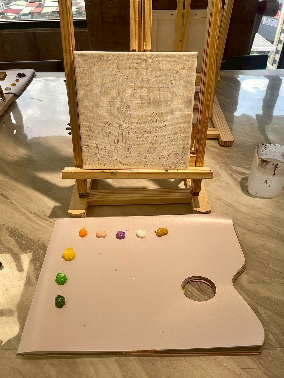 MUSE畫室中和全新開幕畫畫還可以喝調酒? 沒藝術細胞也