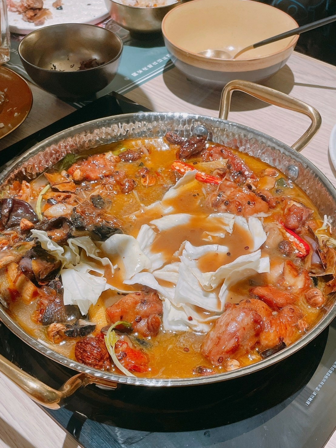 食記 大四喜麻辣雞公煲西門町麻辣牛舌料理x港籍主廚料理 食記 大四喜麻辣雞公煲西門町麻辣牛舌料理x港籍主廚料理