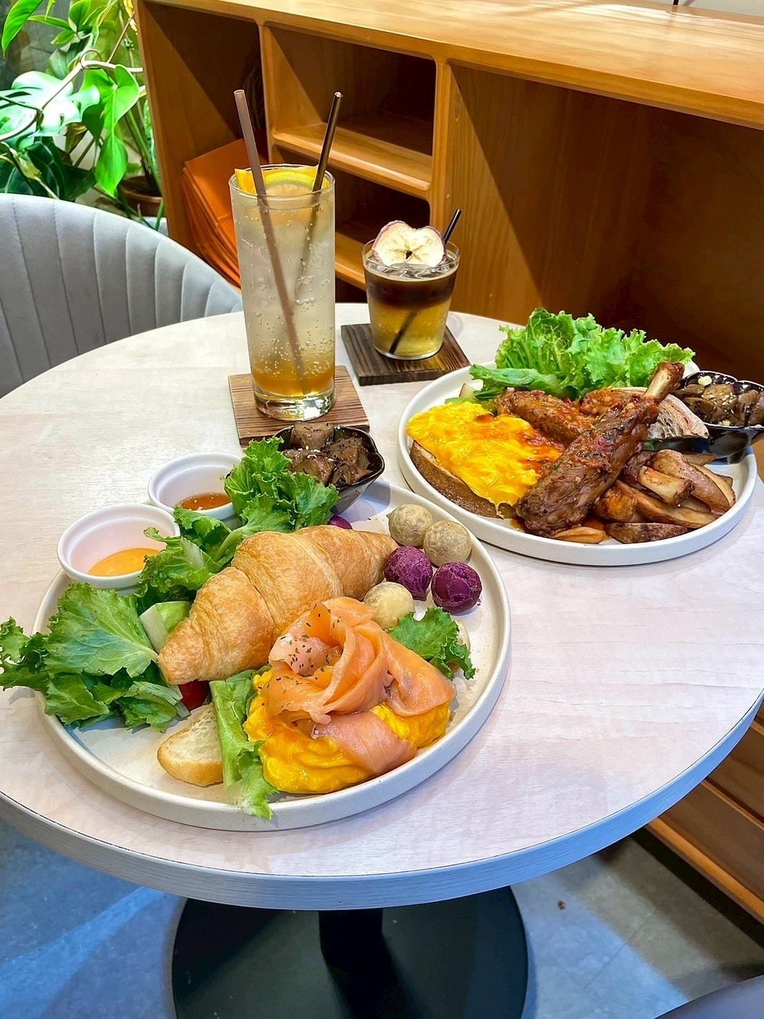 TING ROOM CAFÉ