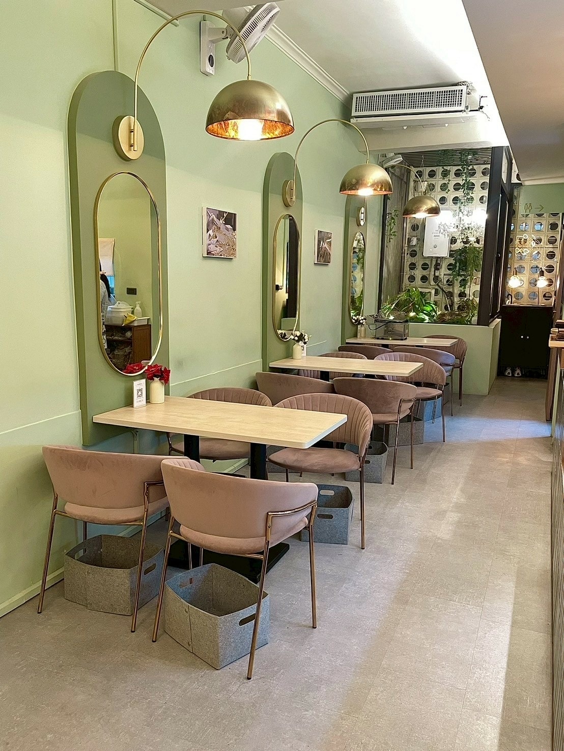 TING ROOM CAFÉ