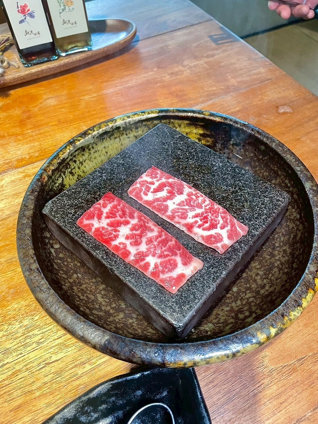 食記名流水岸新北新店烏來日式景觀餐廳x森林系玻璃屋,享受