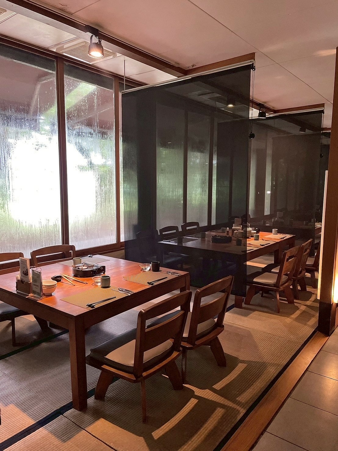 食記名流水岸新北新店烏來日式景觀餐廳x森林系玻璃屋,享受