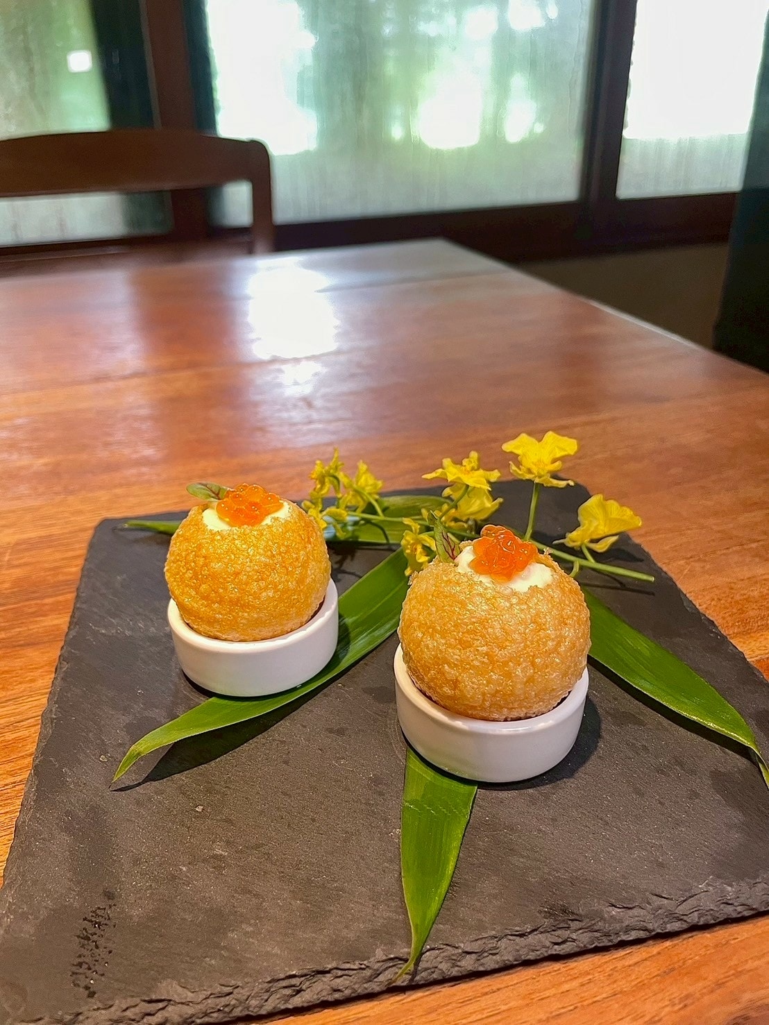 食記名流水岸新北新店烏來日式景觀餐廳x森林系玻璃屋,享受