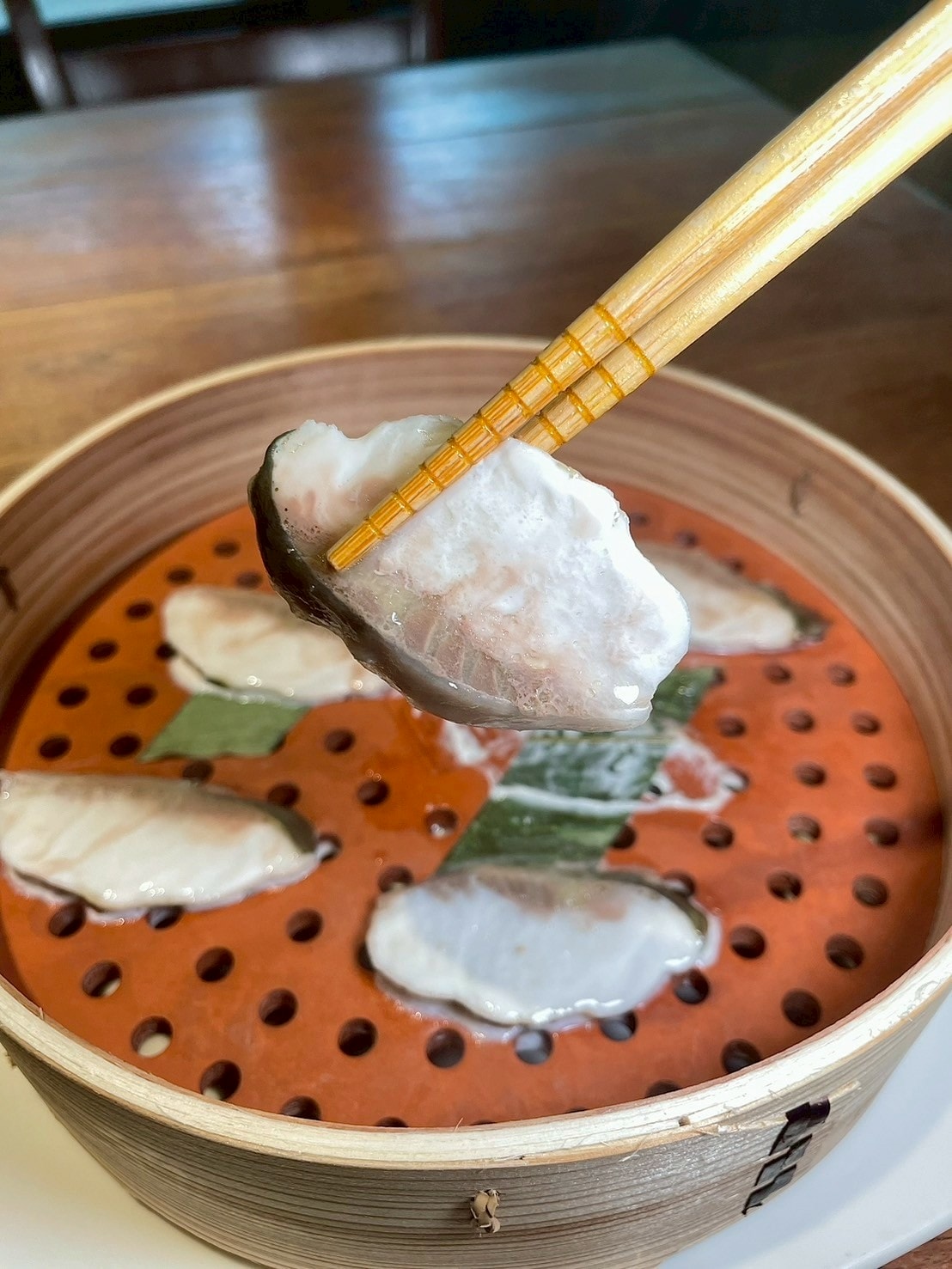 食記名流水岸新北新店烏來日式景觀餐廳x森林系玻璃屋,享受