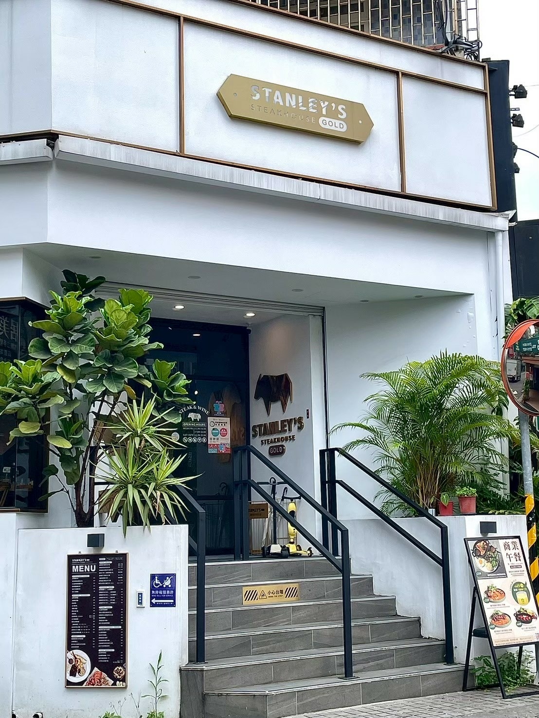 食記史坦利碳烤美式牛排台北復興店碳烤豬肋排x龍蝦,海陸套