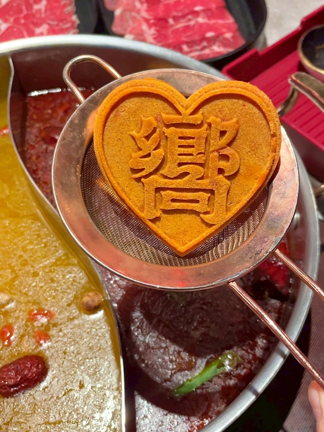 食記向辣王品集團旗下和牛、海鮮吃到飽麻辣火鍋西門店,最低