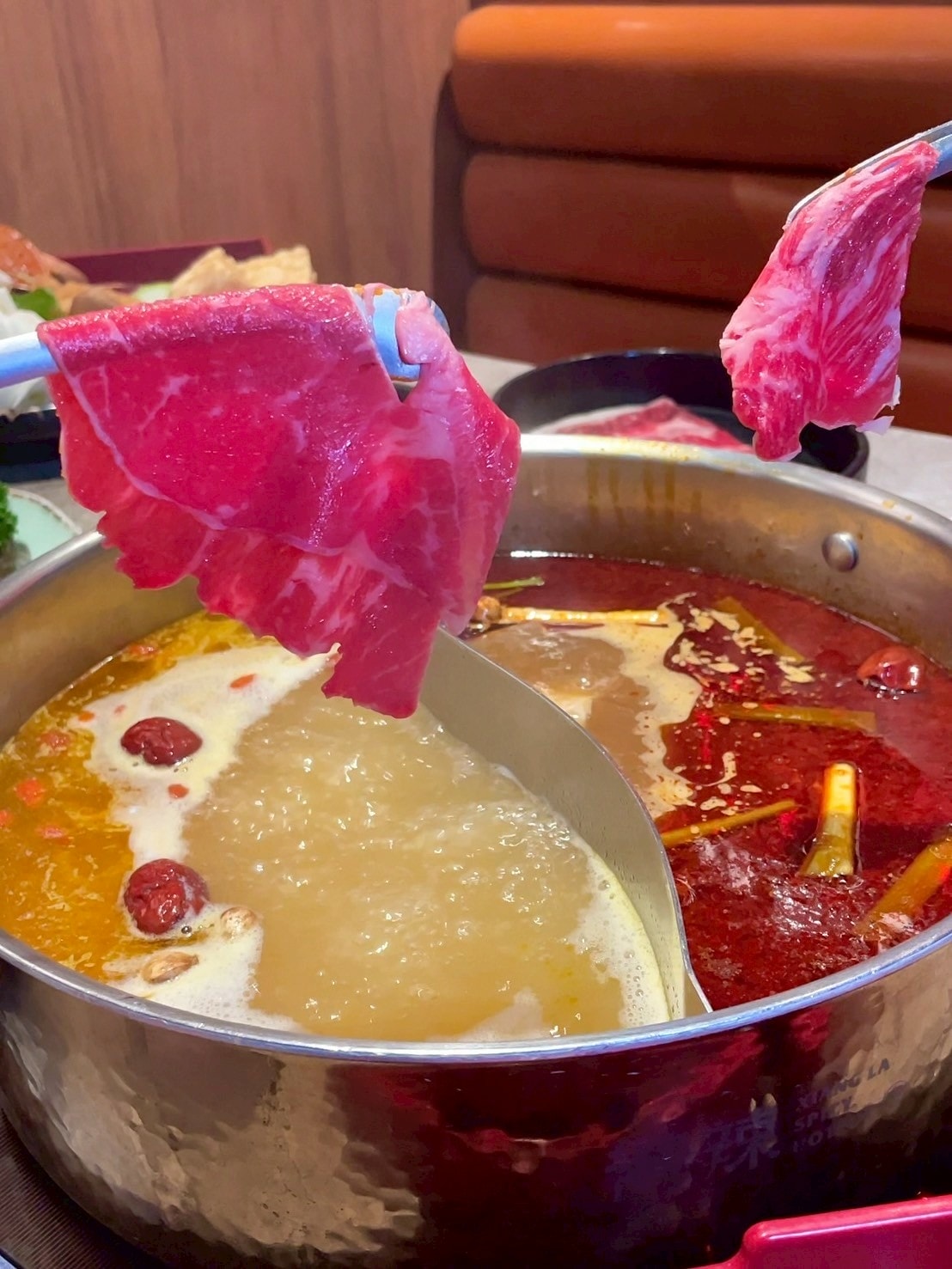 食記向辣王品集團旗下和牛、海鮮吃到飽麻辣火鍋西門店,最低