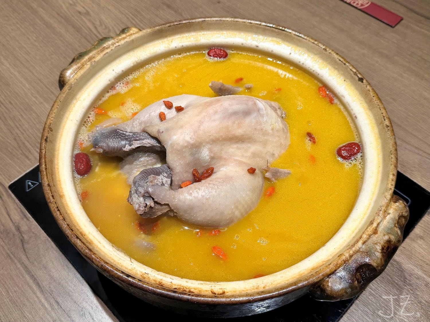 星曜雞湯｜台北必喝高級雞湯之一，用料不手軟的濃郁金黃暖雞湯