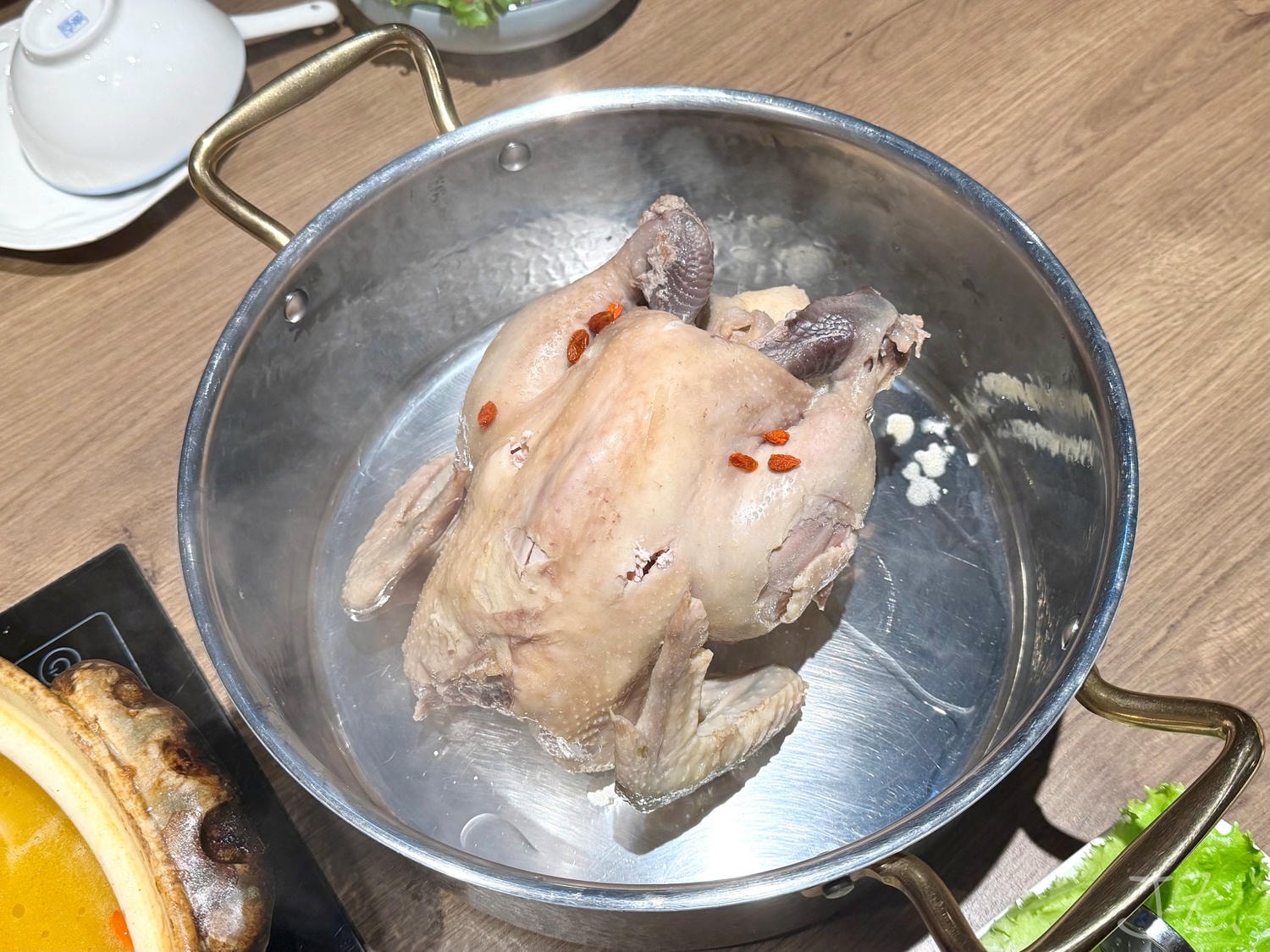 星曜雞湯｜台北必喝高級雞湯之一，用料不手軟的濃郁金黃暖雞湯