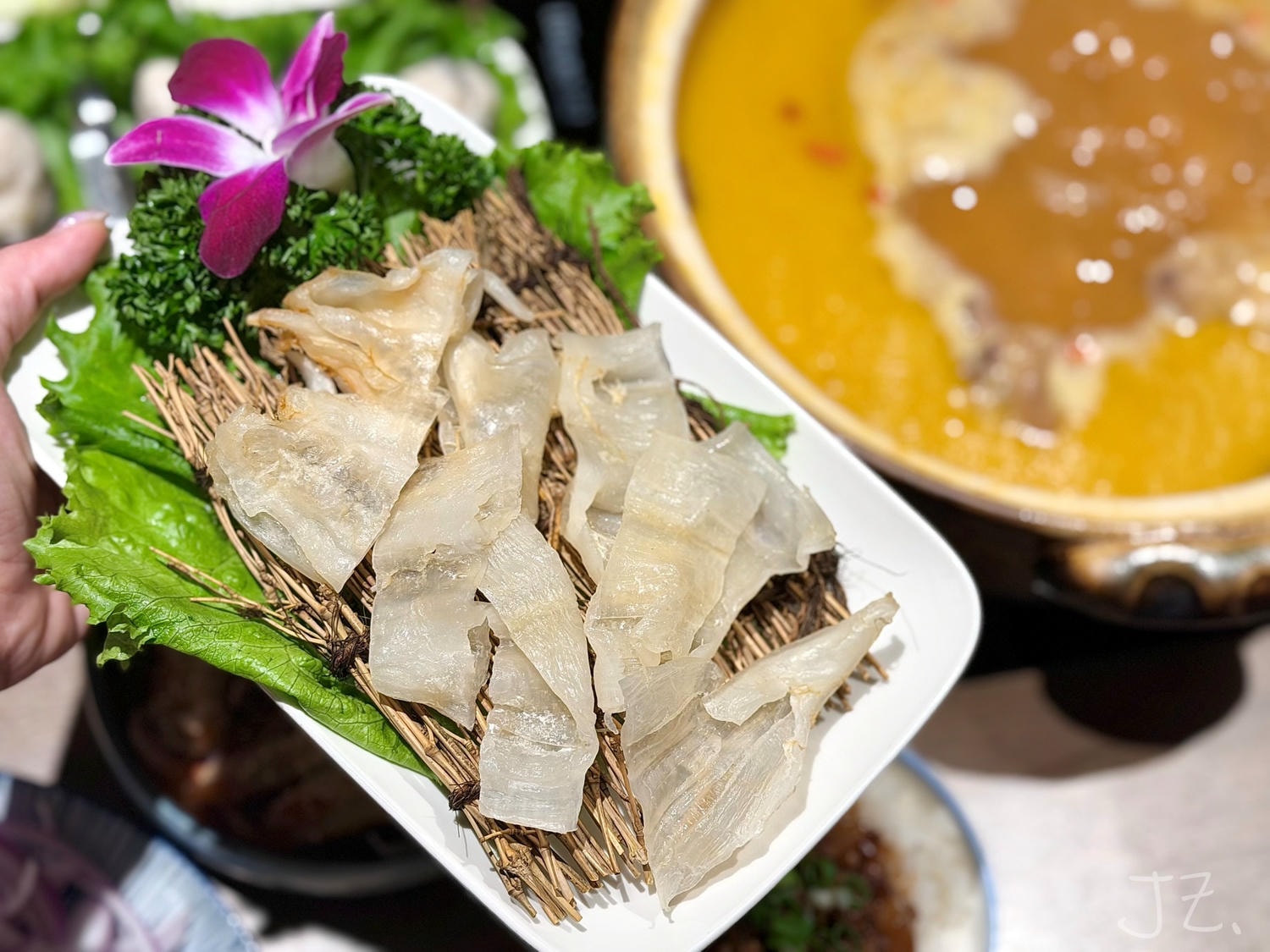 星曜雞湯｜台北必喝高級雞湯之一，用料不手軟的濃郁金黃暖雞湯