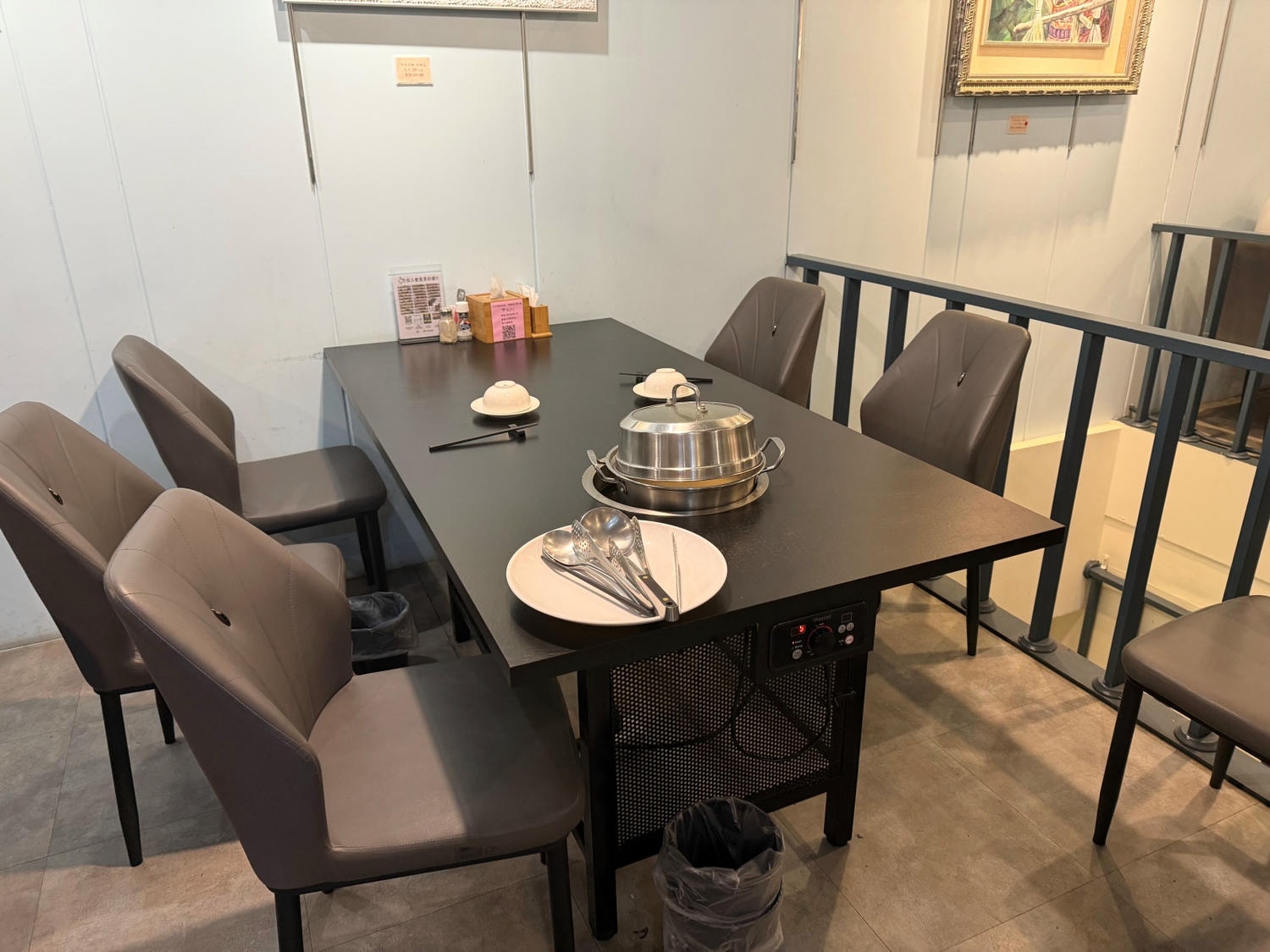 食記★蒸天下海鮮蒸氣火鍋｜板橋在地十年的全程桌邊服務，一鍋三吃澎派海鮮餐廳