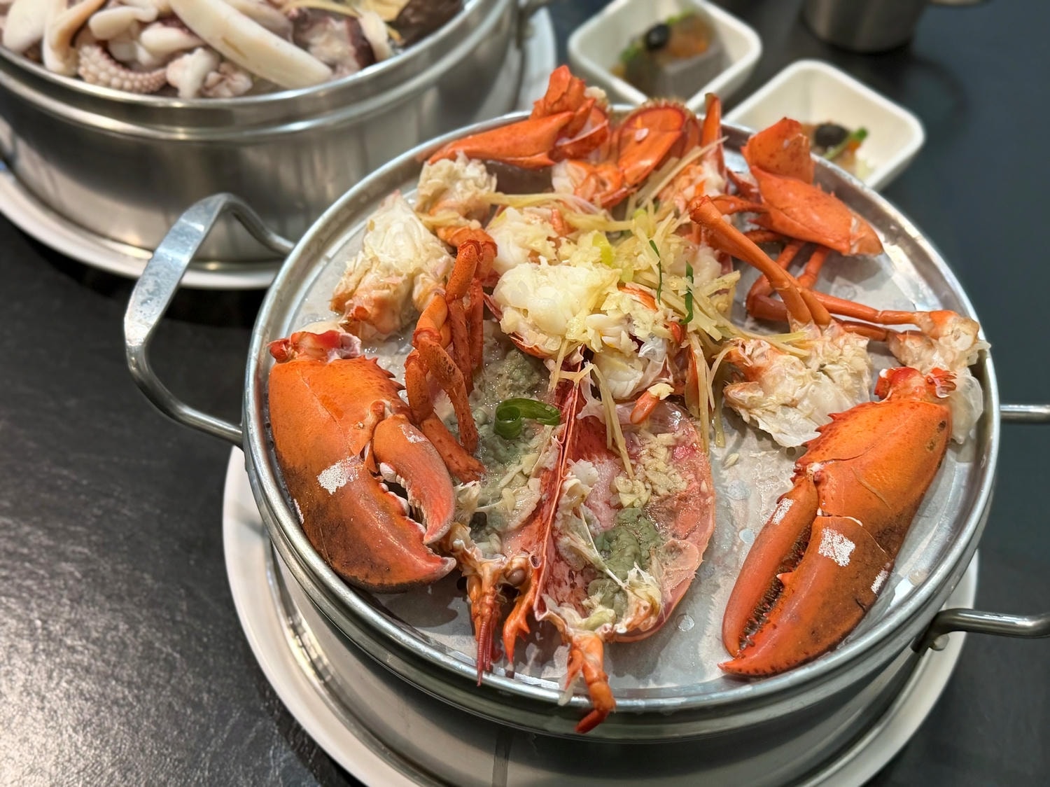 食記★蒸天下海鮮蒸氣火鍋｜板橋在地十年的全程桌邊服務，一鍋三吃澎派海鮮餐廳