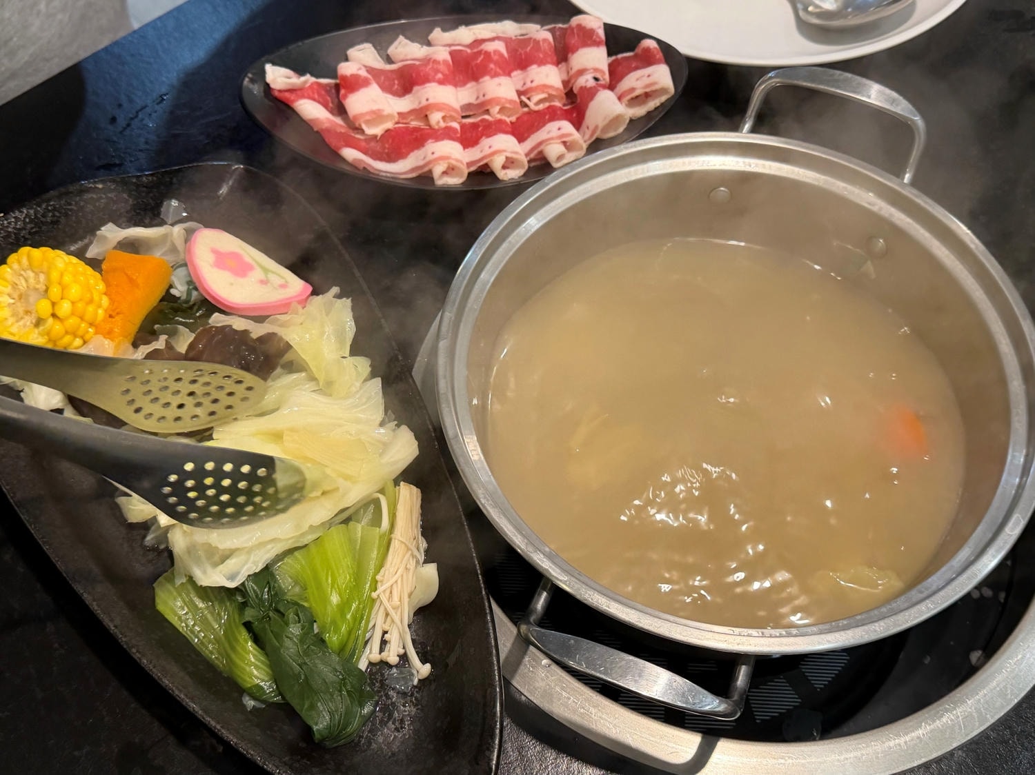 食記★蒸天下海鮮蒸氣火鍋｜板橋在地十年的全程桌邊服務，一鍋三吃澎派海鮮餐廳