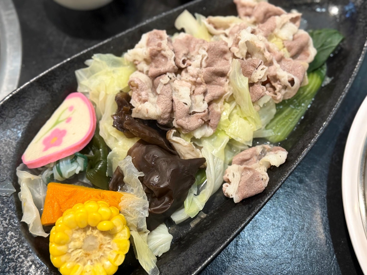 食記★蒸天下海鮮蒸氣火鍋｜板橋在地十年的全程桌邊服務，一鍋三吃澎派海鮮餐廳
