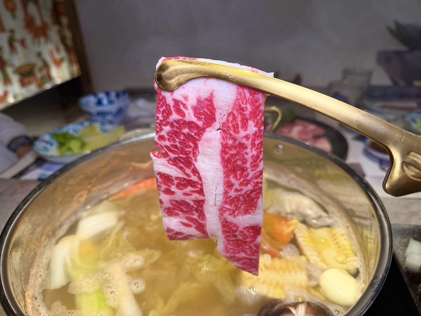 食記★聚食釜｜台北大安新開幕靈魂精萃鮮蝦鮮味頂級湯鍋，精緻海陸套餐半包廂用餐一次滿足