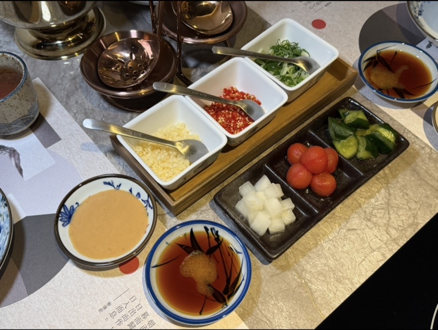 食記★聚食釜｜台北大安新開幕靈魂精萃鮮蝦鮮味頂級湯鍋，精緻海陸套餐半包廂用餐一次滿足