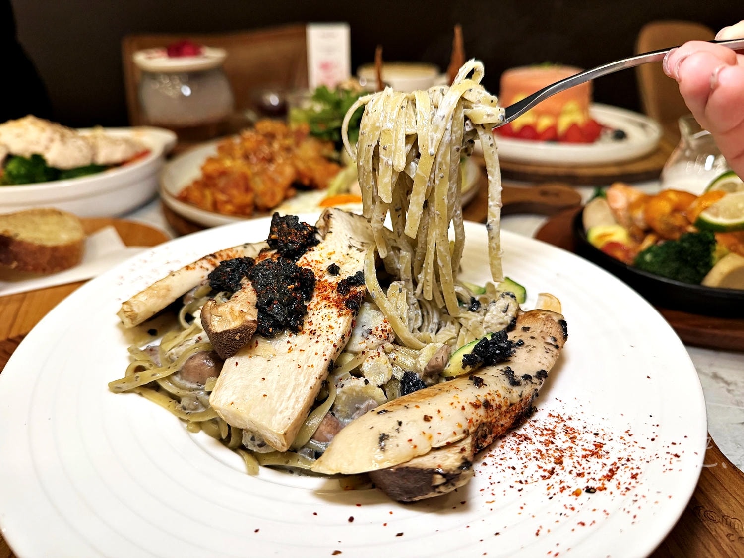 食記★成真咖啡ComeTrue｜台北BELLAVITA寶麗廣場舒芙蕾與早午餐推薦