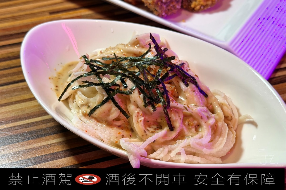 食記★鹿餐酒館｜新北永和深夜美食 週末駐唱餐酒館的微醺夜生活