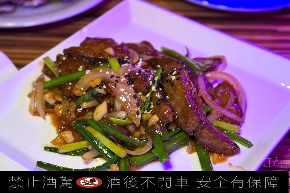 食記★鹿餐酒館｜新北永和深夜美食 週末駐唱餐酒館的微醺夜生活
