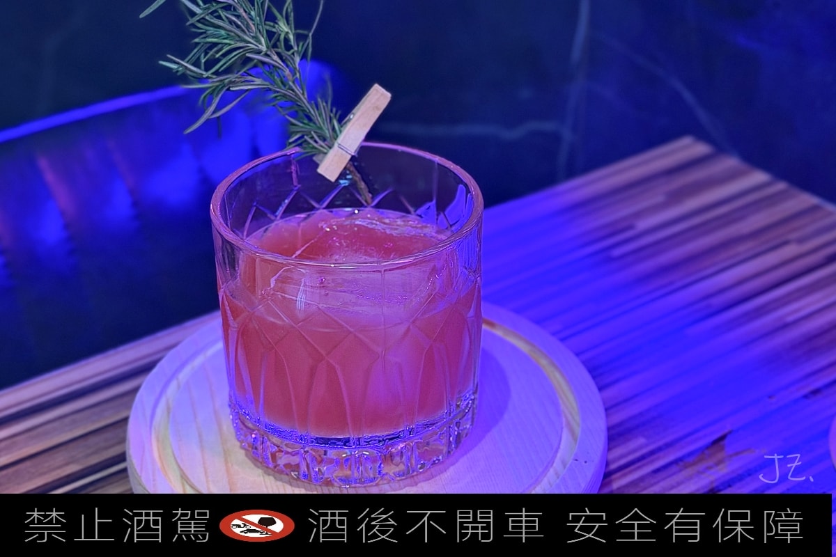 食記★鹿餐酒館｜新北永和深夜美食 週末駐唱餐酒館的微醺夜生活