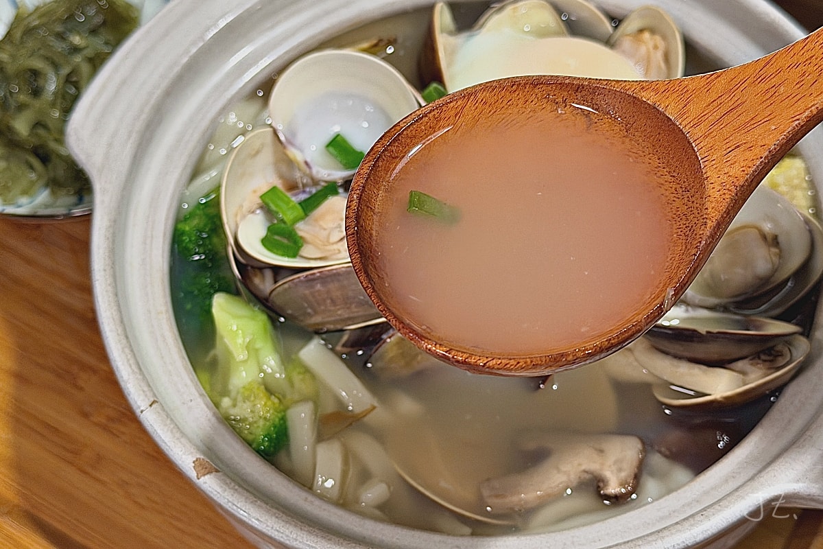 私嚐の吃飯|新竹東區寵物友善餐廳,必點超人氣日式咖哩丼飯、好多蛤蠣烏龍麵 - 第15張圖 私嚐の吃飯|新竹東區寵物友善餐廳,必點超人氣日式咖哩丼飯、好多蛤蠣烏龍麵