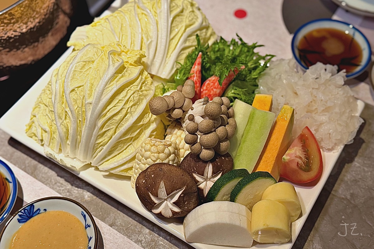 食記★聚食釜｜台北大安新開幕靈魂精萃鮮蝦鮮味頂級湯鍋，精緻海陸套餐半包廂用餐一次滿足