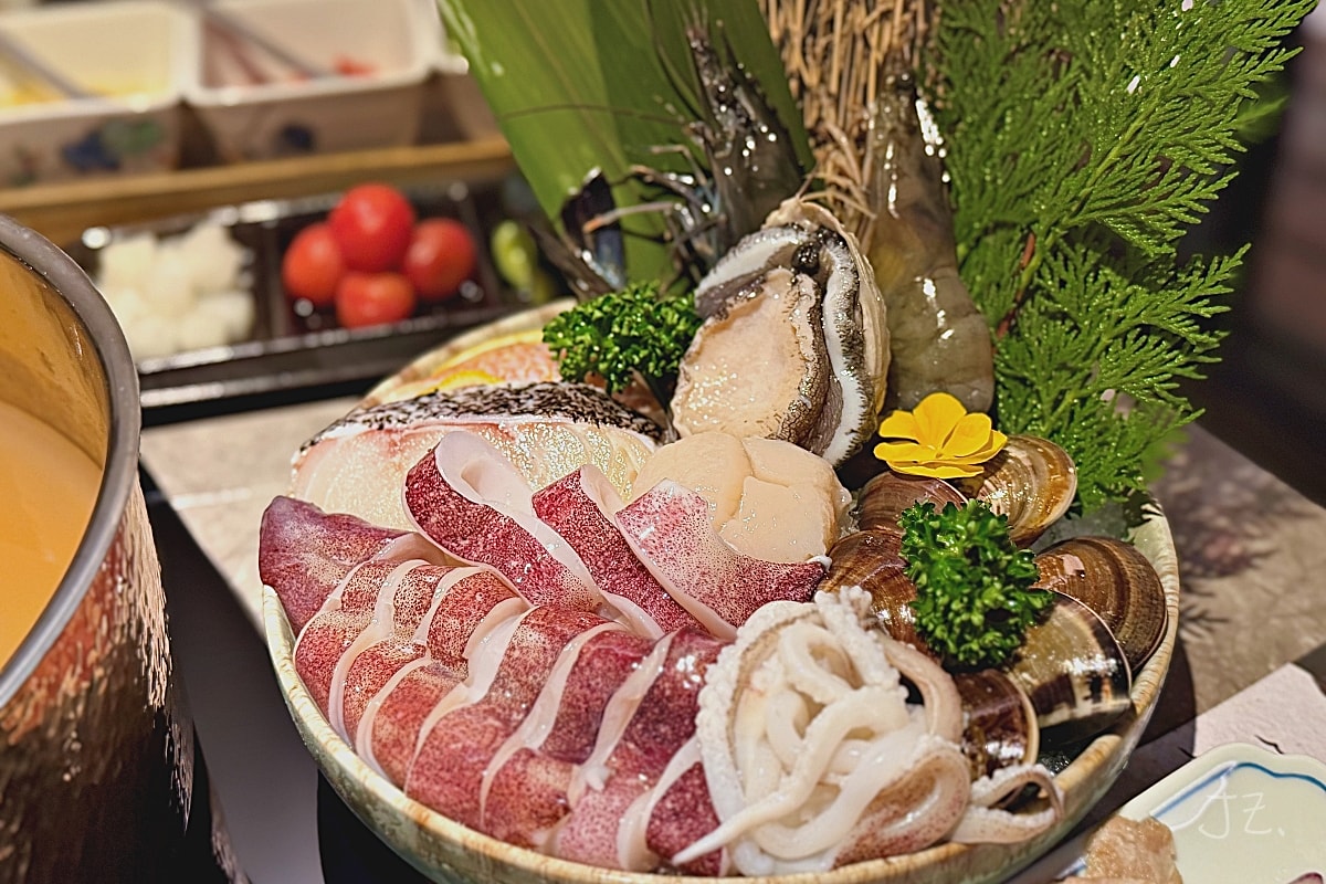 食記★聚食釜｜台北大安新開幕靈魂精萃鮮蝦鮮味頂級湯鍋，精緻海陸套餐半包廂用餐一次滿足