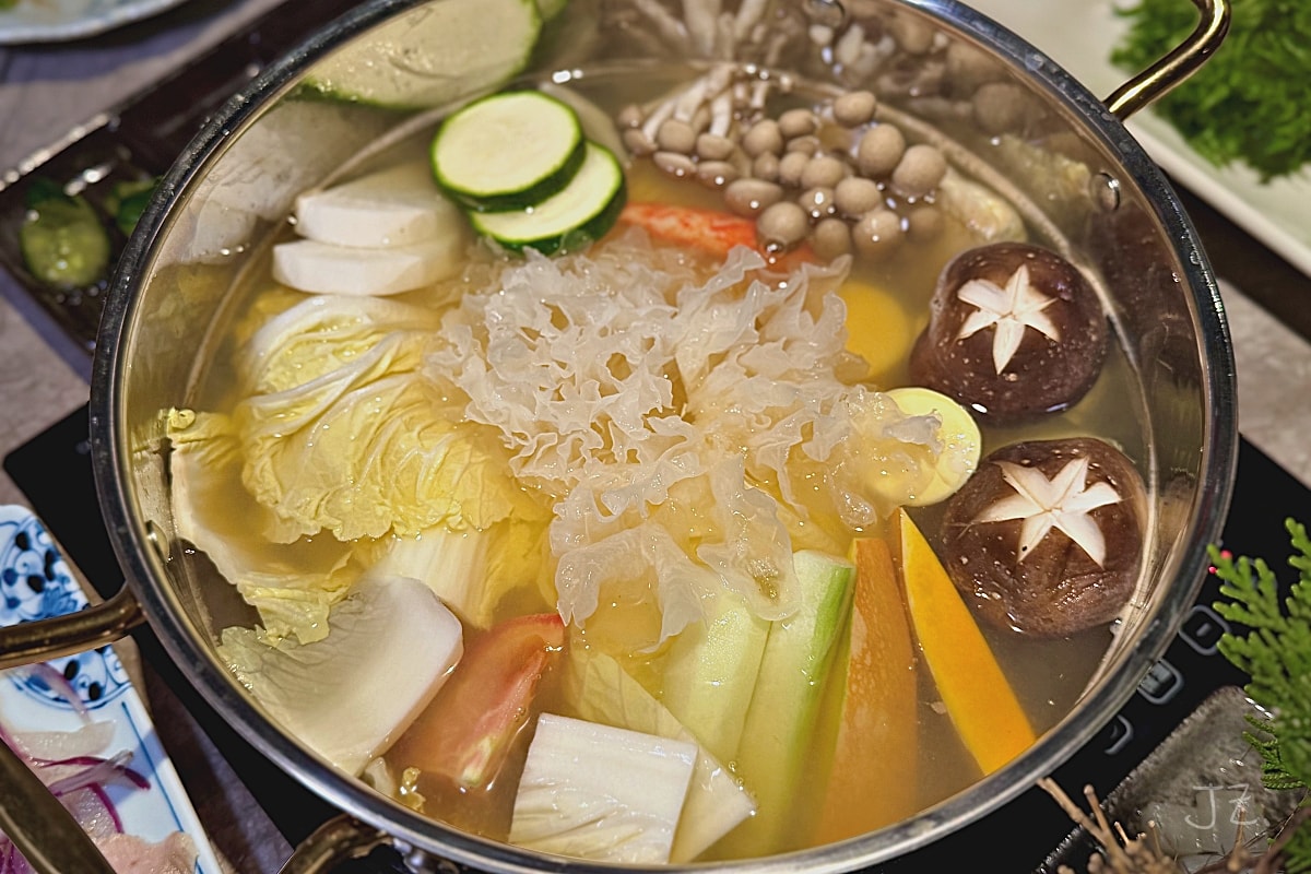 食記★聚食釜｜台北大安新開幕靈魂精萃鮮蝦鮮味頂級湯鍋，精緻海陸套餐半包廂用餐一次滿足