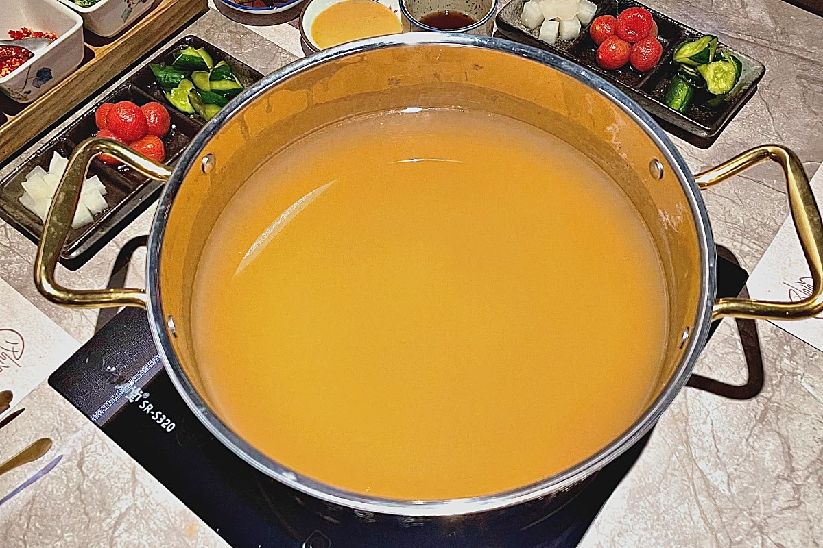 食記★聚食釜｜台北大安新開幕靈魂精萃鮮蝦鮮味頂級湯鍋，精緻海陸套餐半包廂用餐一次滿足